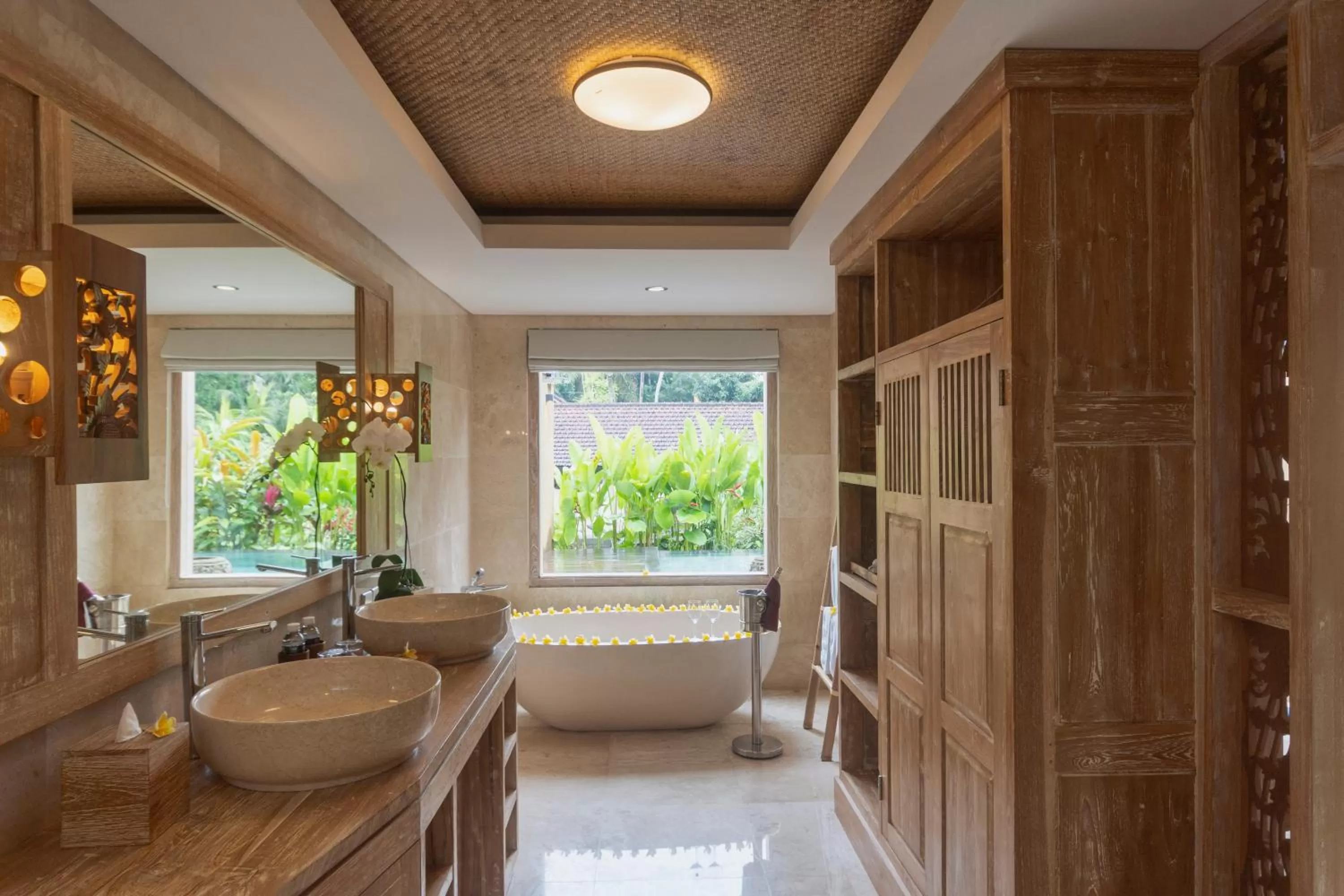 Bathroom in Weda Cita Resort and Spa by Mahaputra