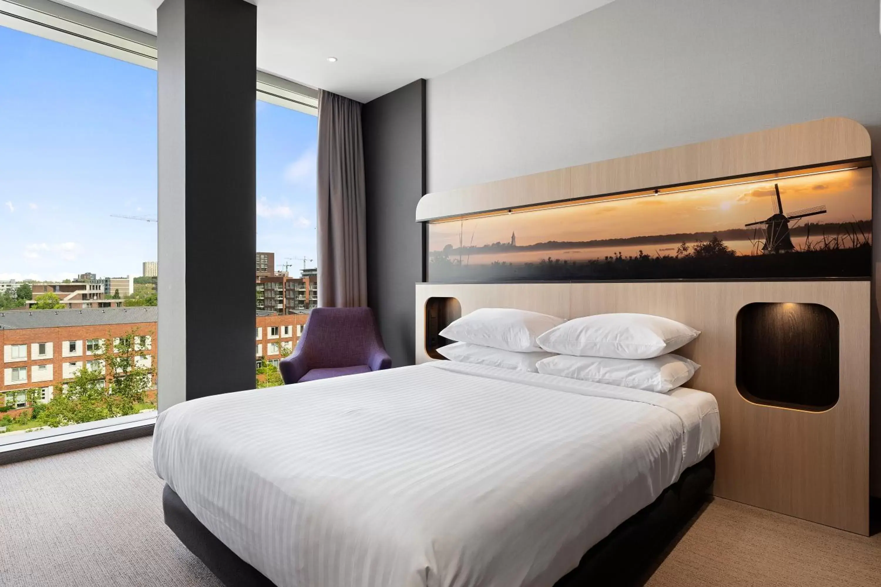 Bed in Corendon Amsterdam New-West, a Tribute Portfolio Hotel