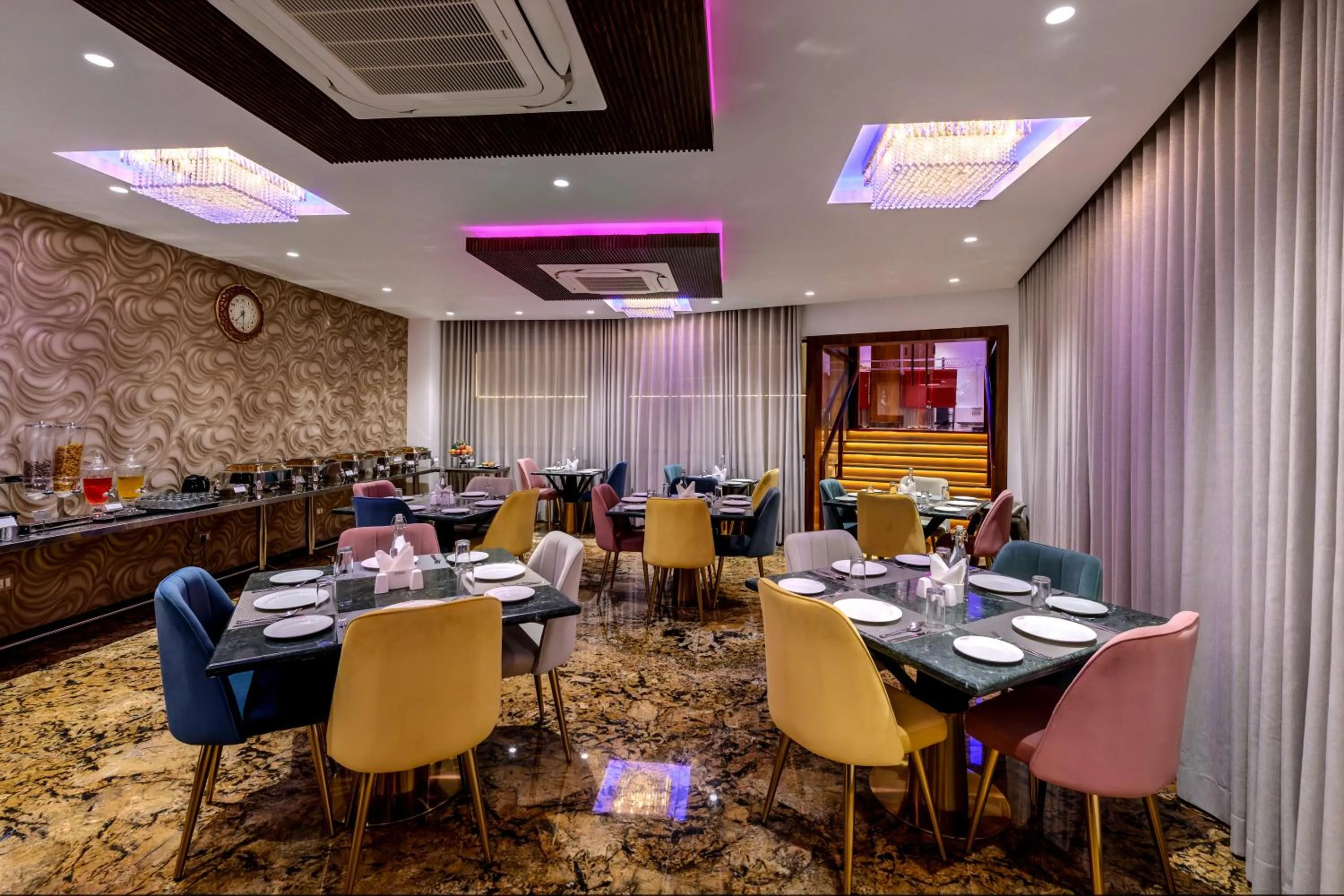 Restaurant/places to eat in Sundex Hotel
