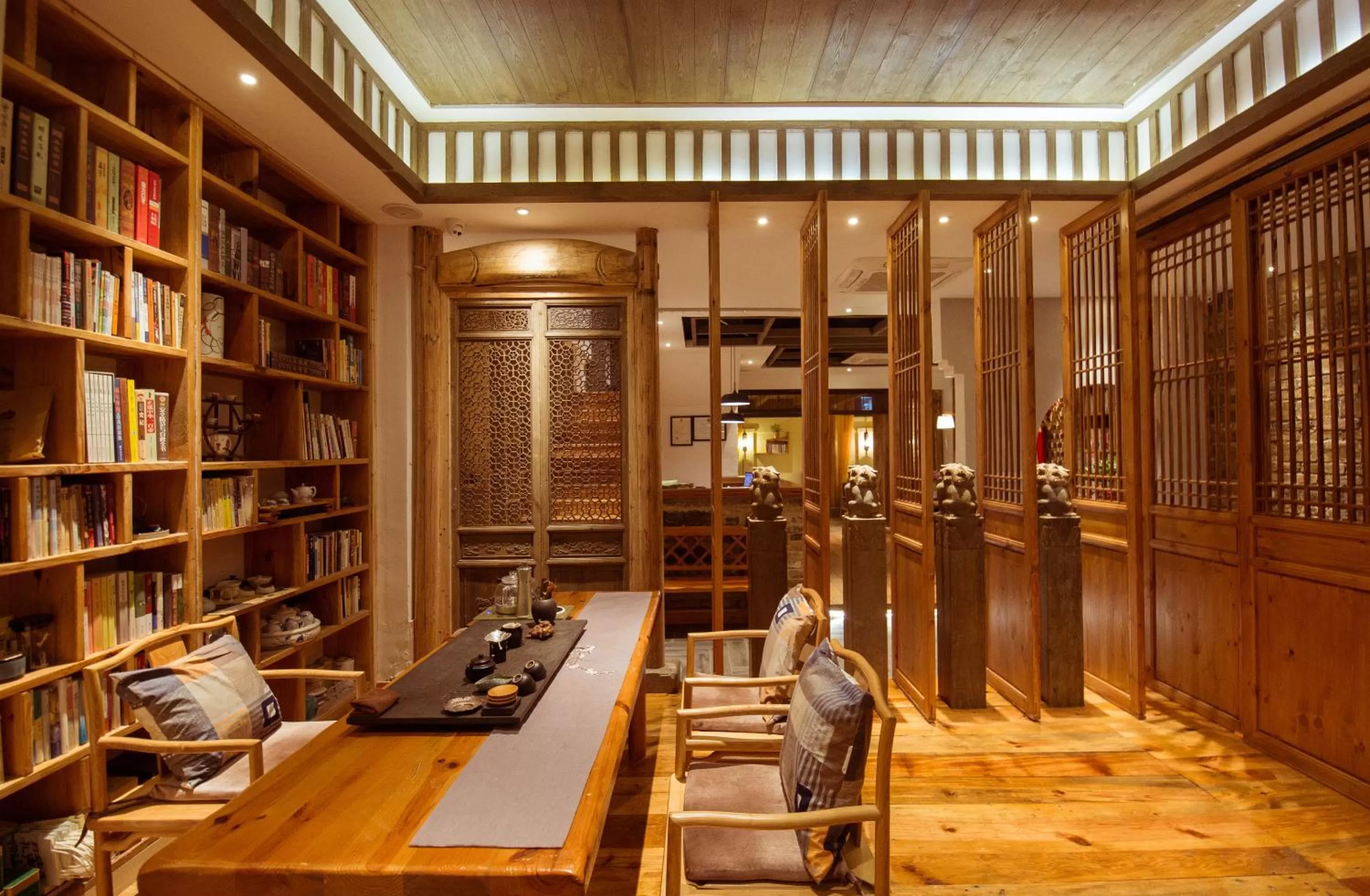 Lounge or bar, Library in Mild Spring Boutique Hotel