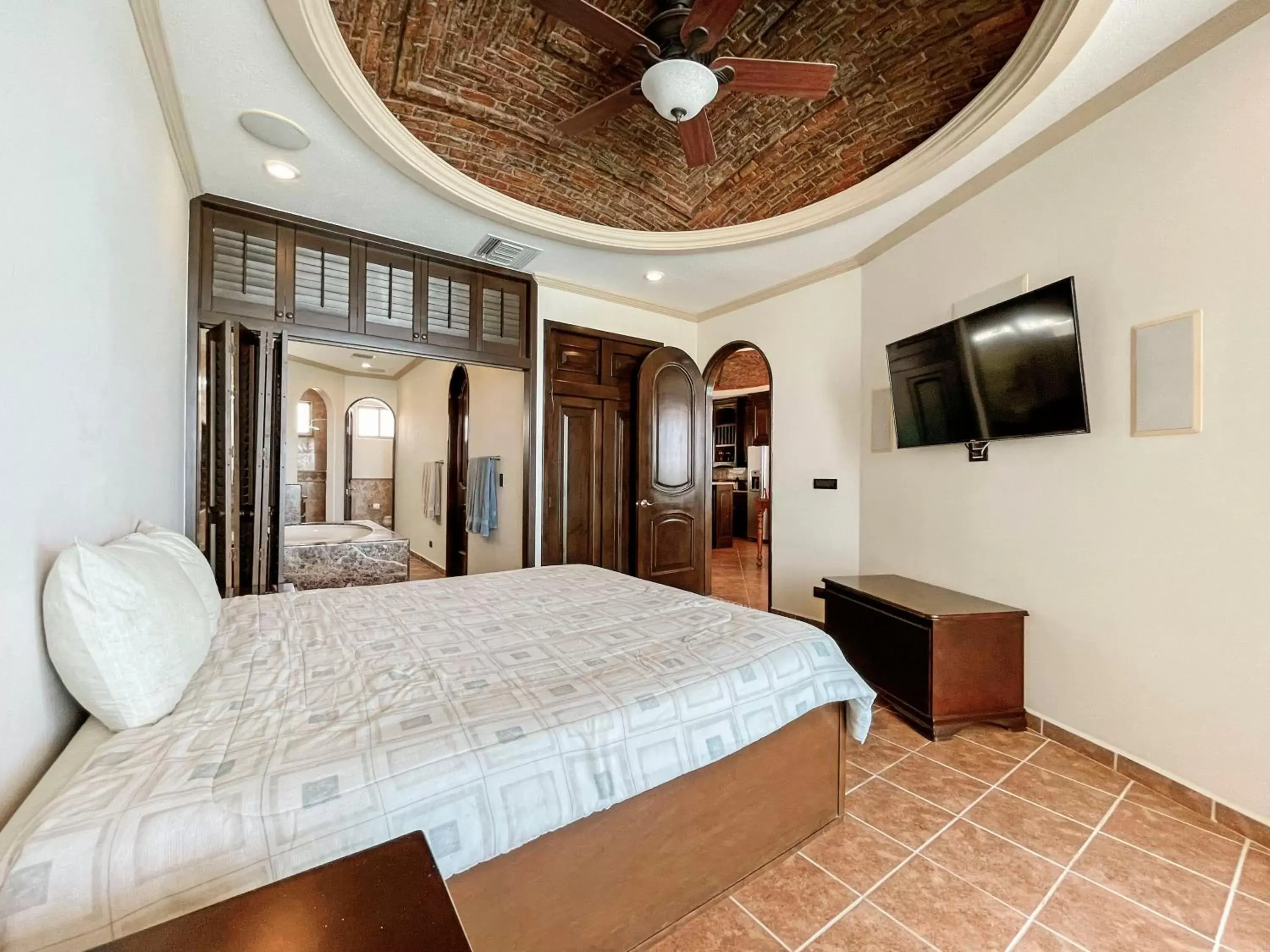 Bedroom, Bed in Esmeralda Beach Resort