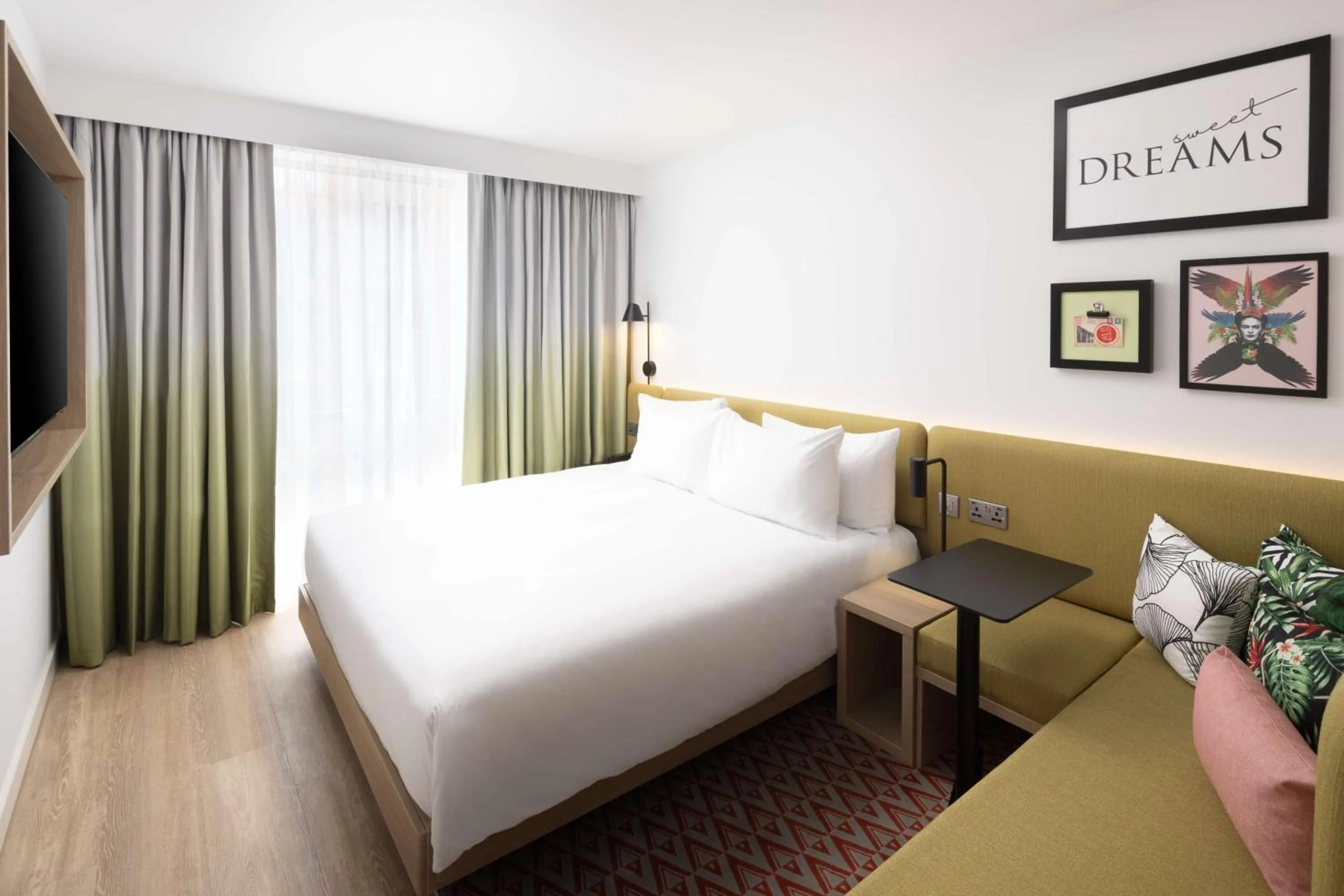 Bed in Hampton By Hilton Rochdale