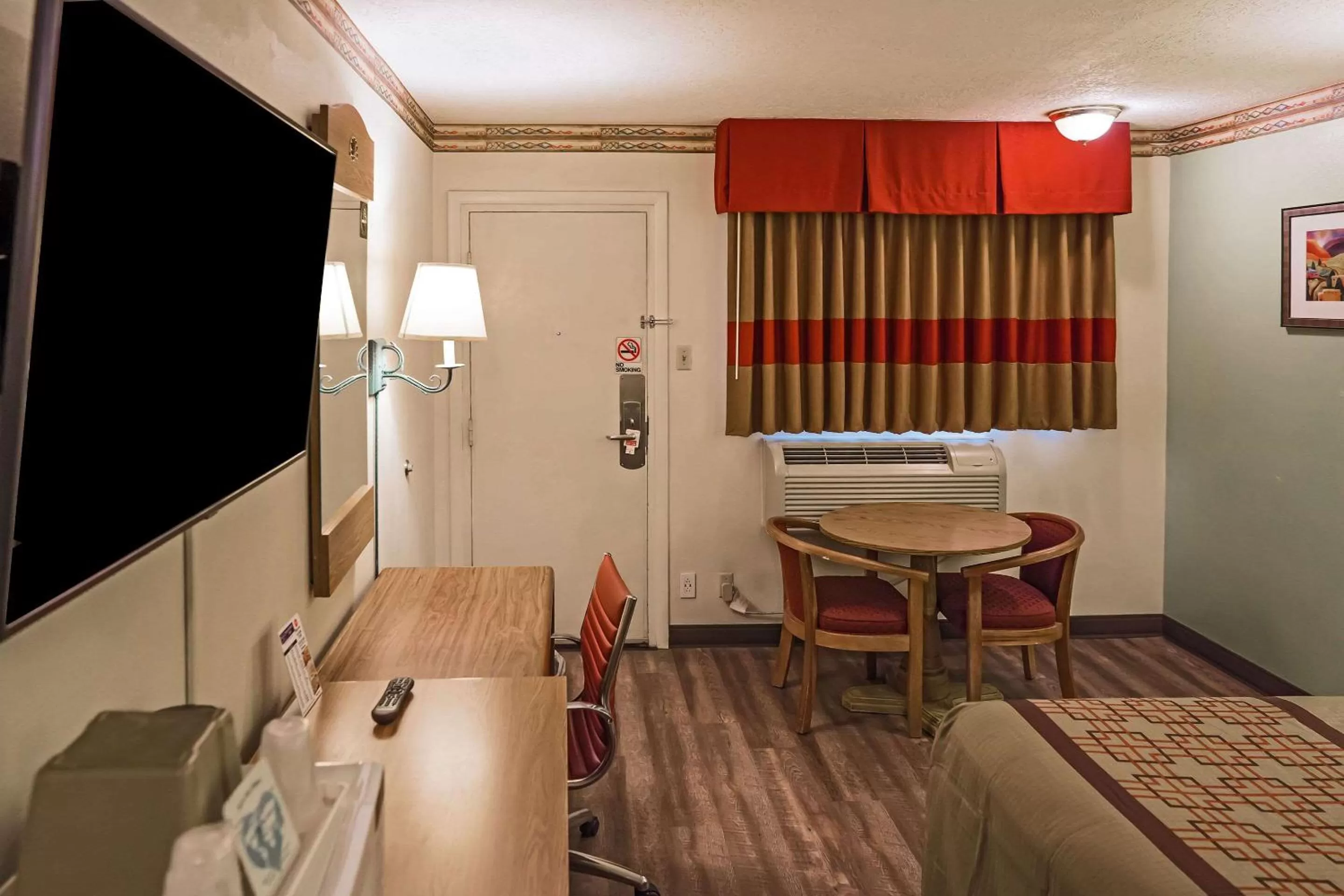 Bedroom, Bed in Rodeway Inn Albuquerque Downtown on Rt 66