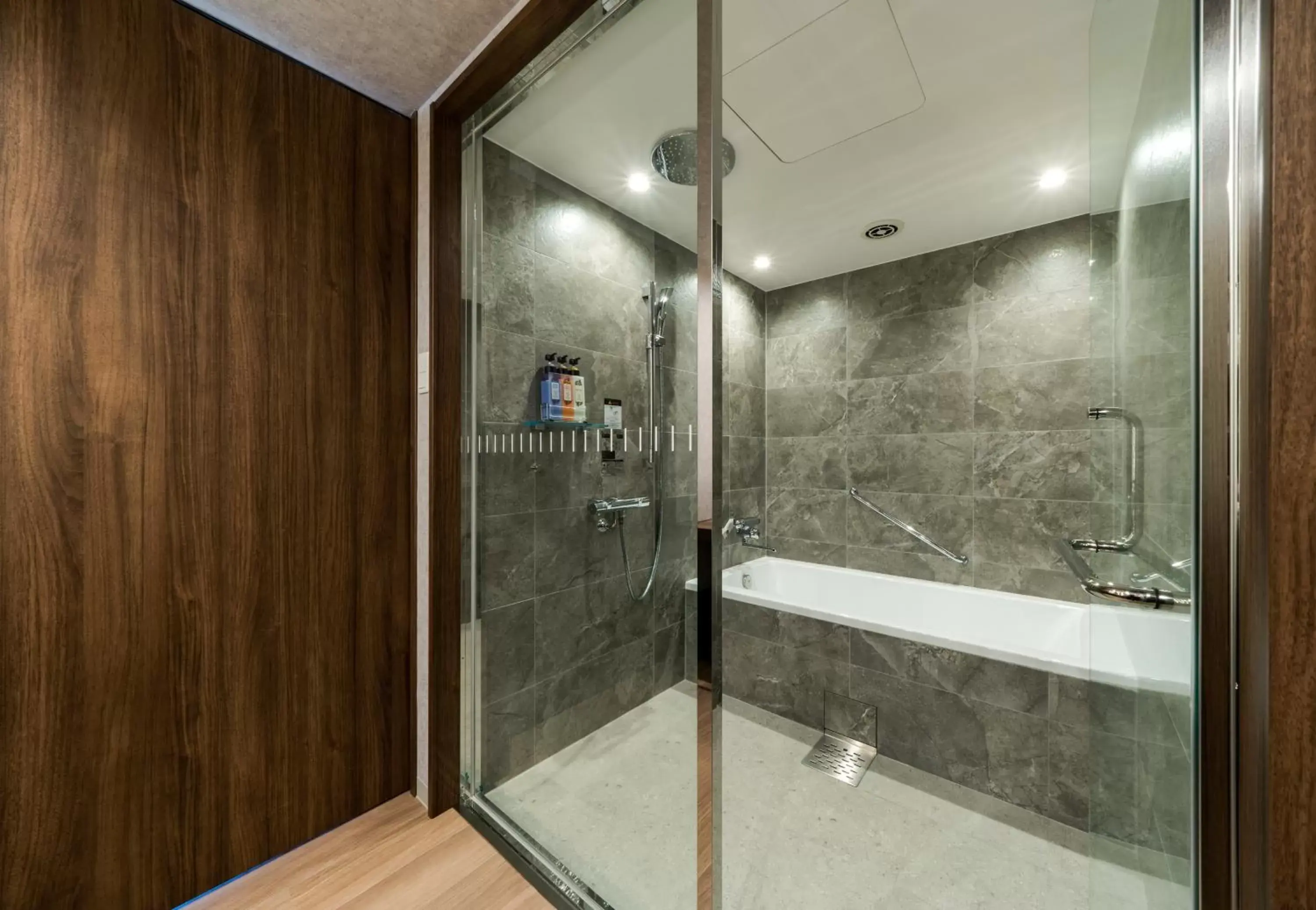 Bathroom in Daiwa Roynet Hotel Hakata Reisen PREMIER Bathroom in Daiwa Roynet Hotel Hakata Reisen PREMIER