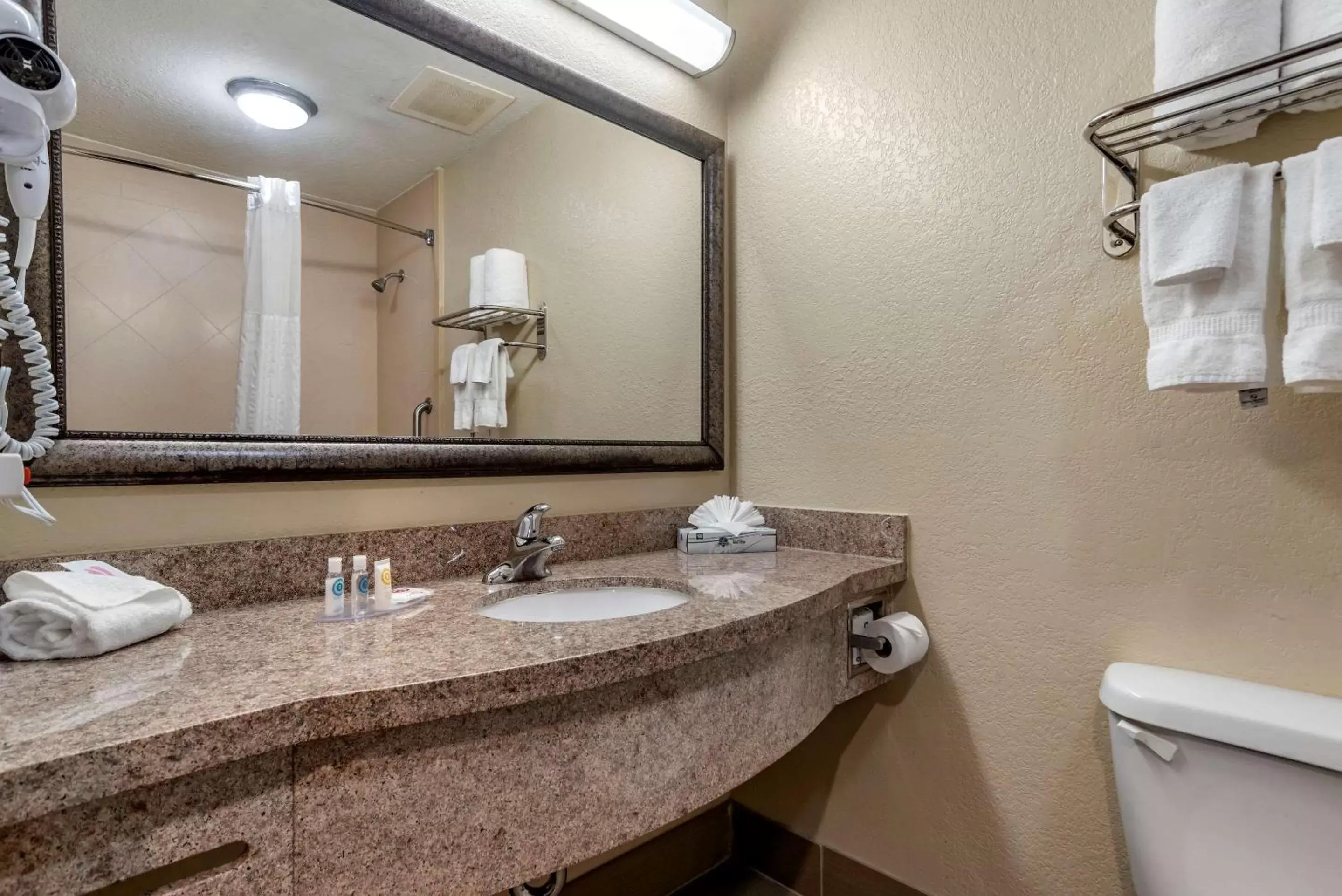 Bathroom in Comfort Inn & Suites Fort Walton Beach