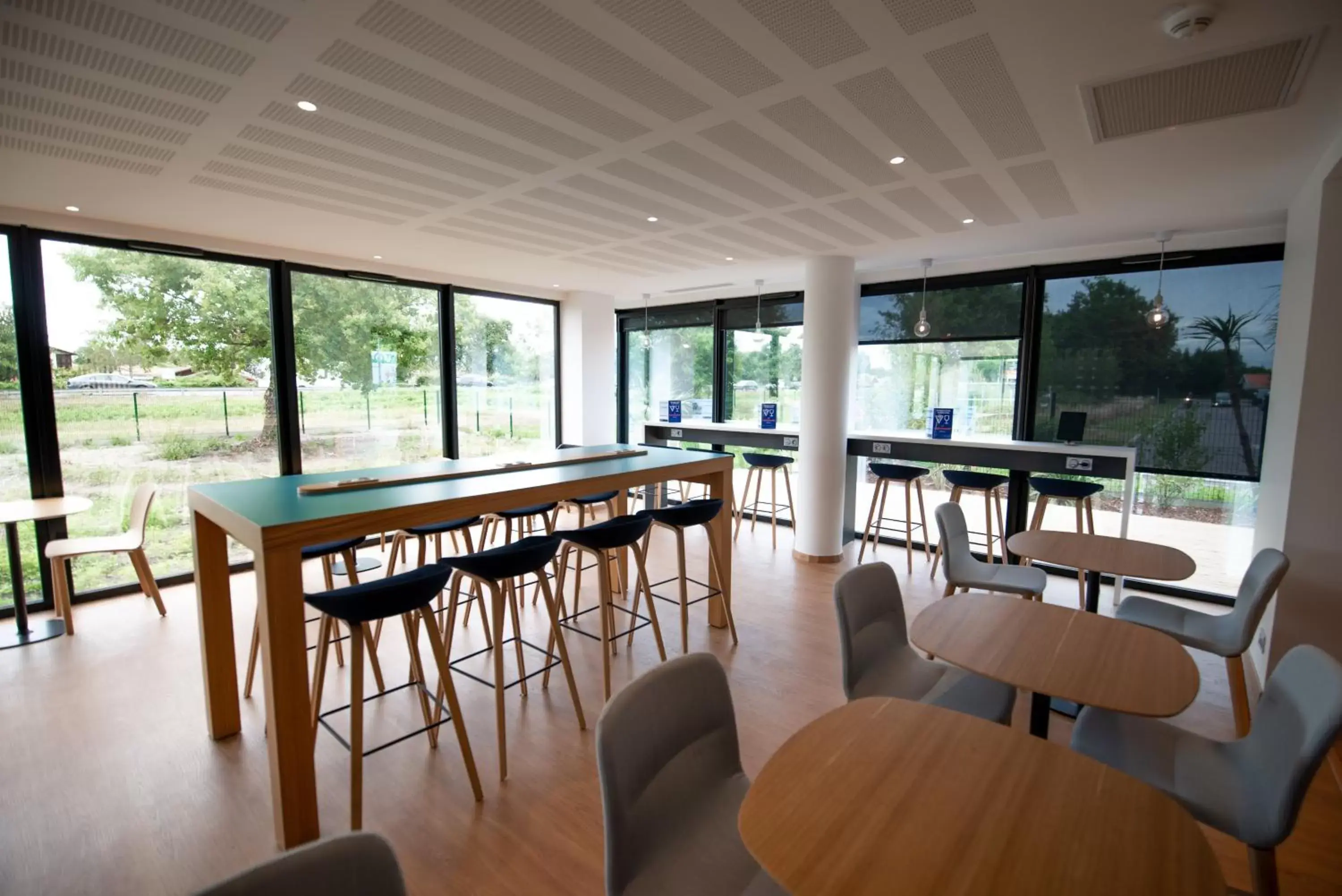 Meeting/conference room in Holiday Inn Express - Arcachon - La Teste, an IHG Hotel