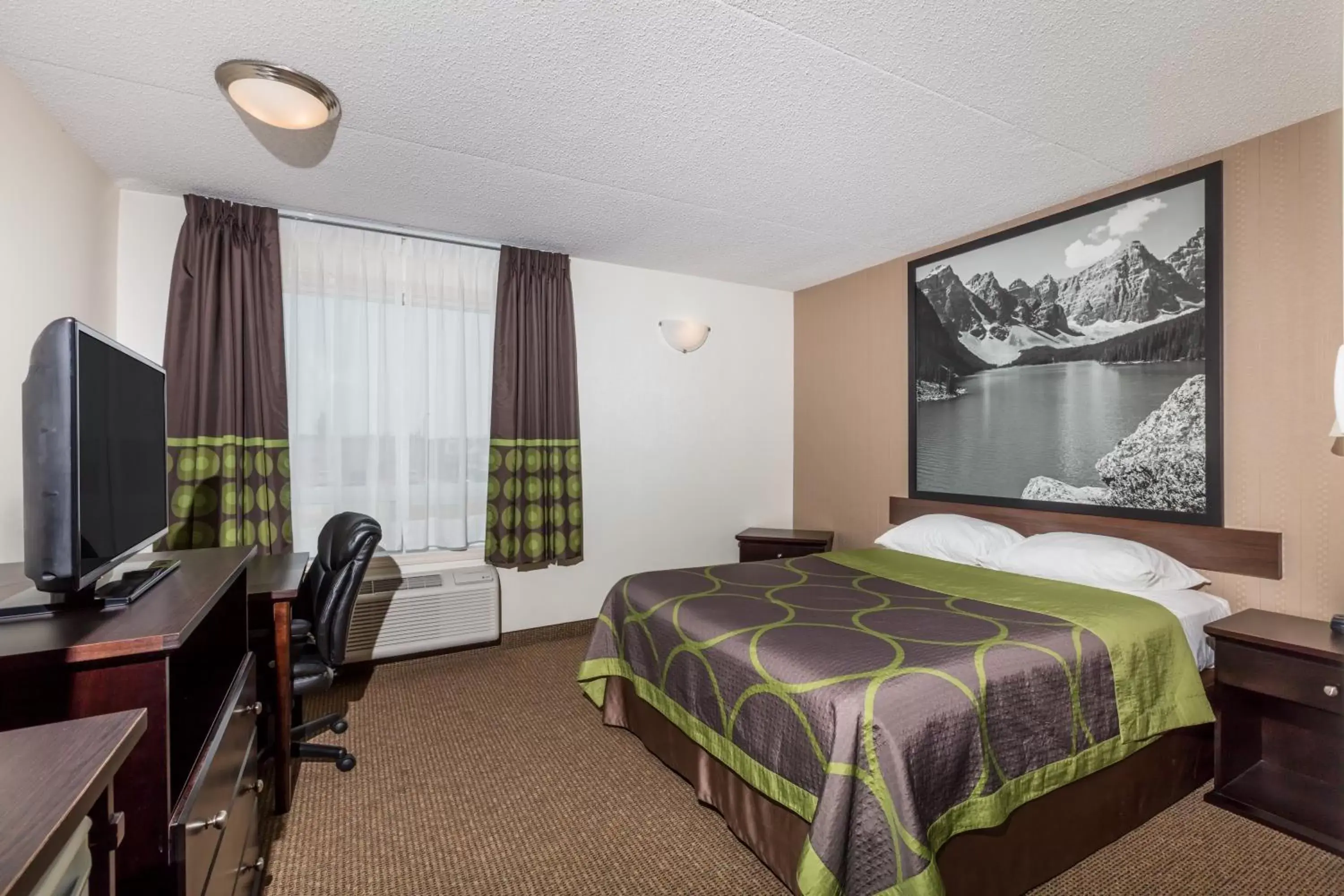 Bed in Super 8 by Wyndham Edson Bed in Super 8 by Wyndham Edson