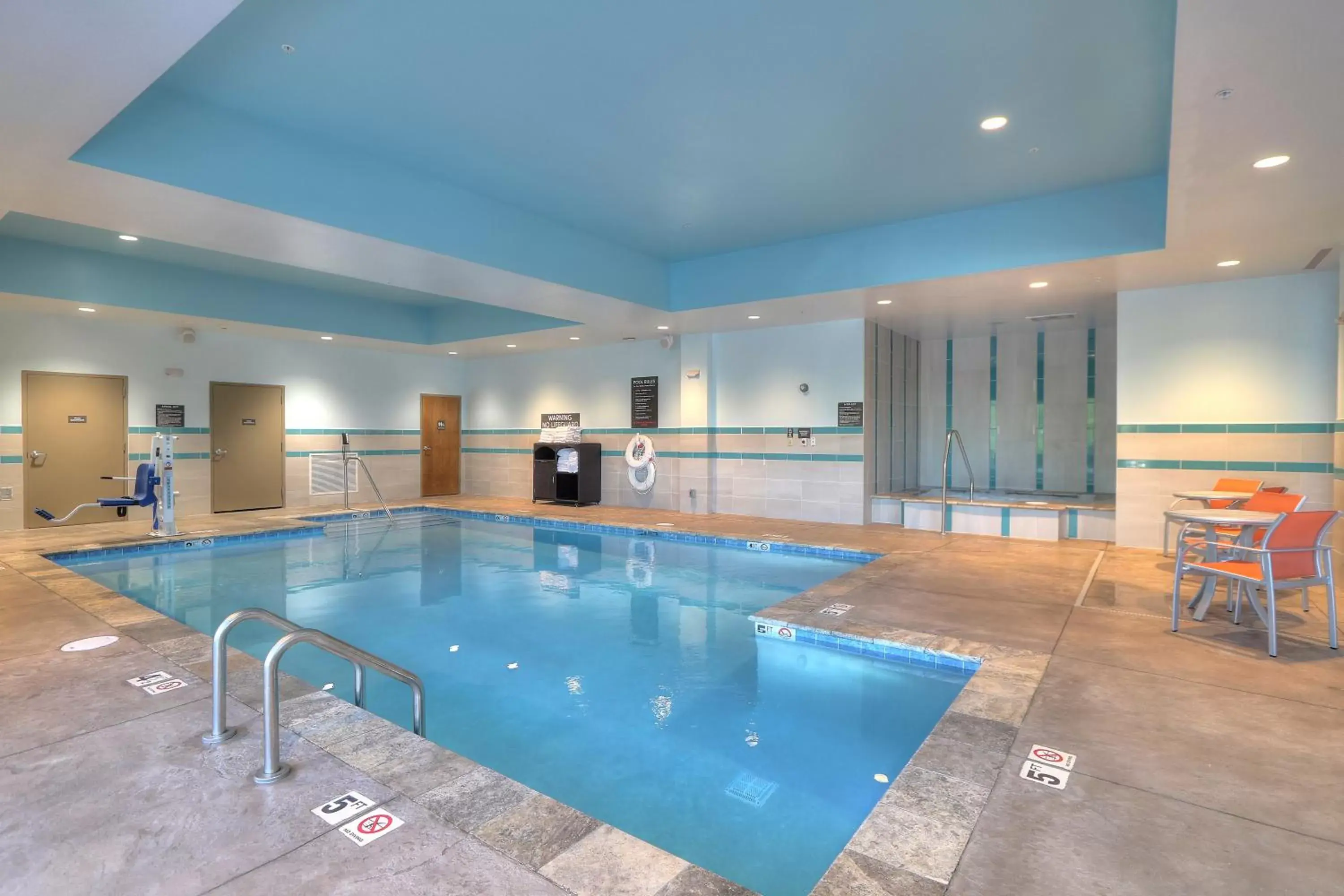 Pool view in Holiday Inn & Suites Pigeon Forge Convention Center by IHG Pool view in Holiday Inn & Suites Pigeon Forge Convention Center by IHG