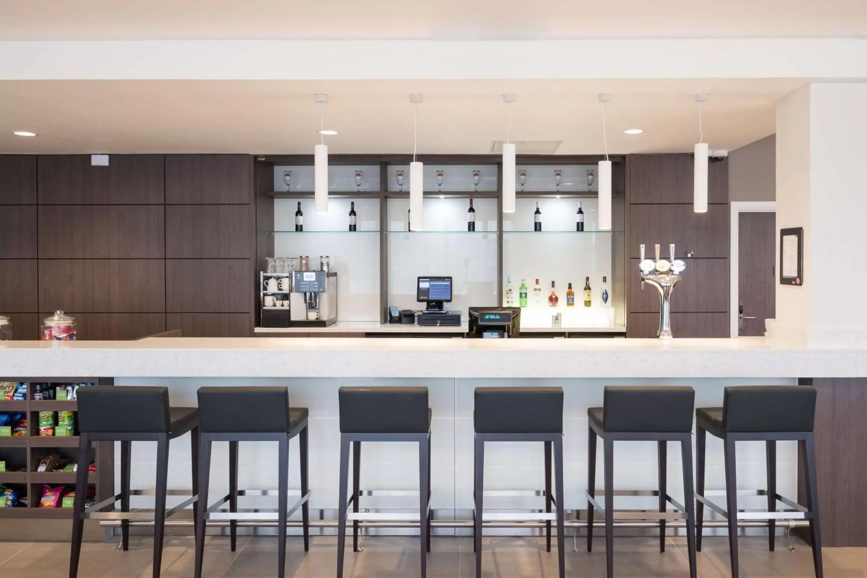 Lounge or bar in Hampton By Hilton Aberdeen Airport Lounge or bar in Hampton By Hilton Aberdeen Airport