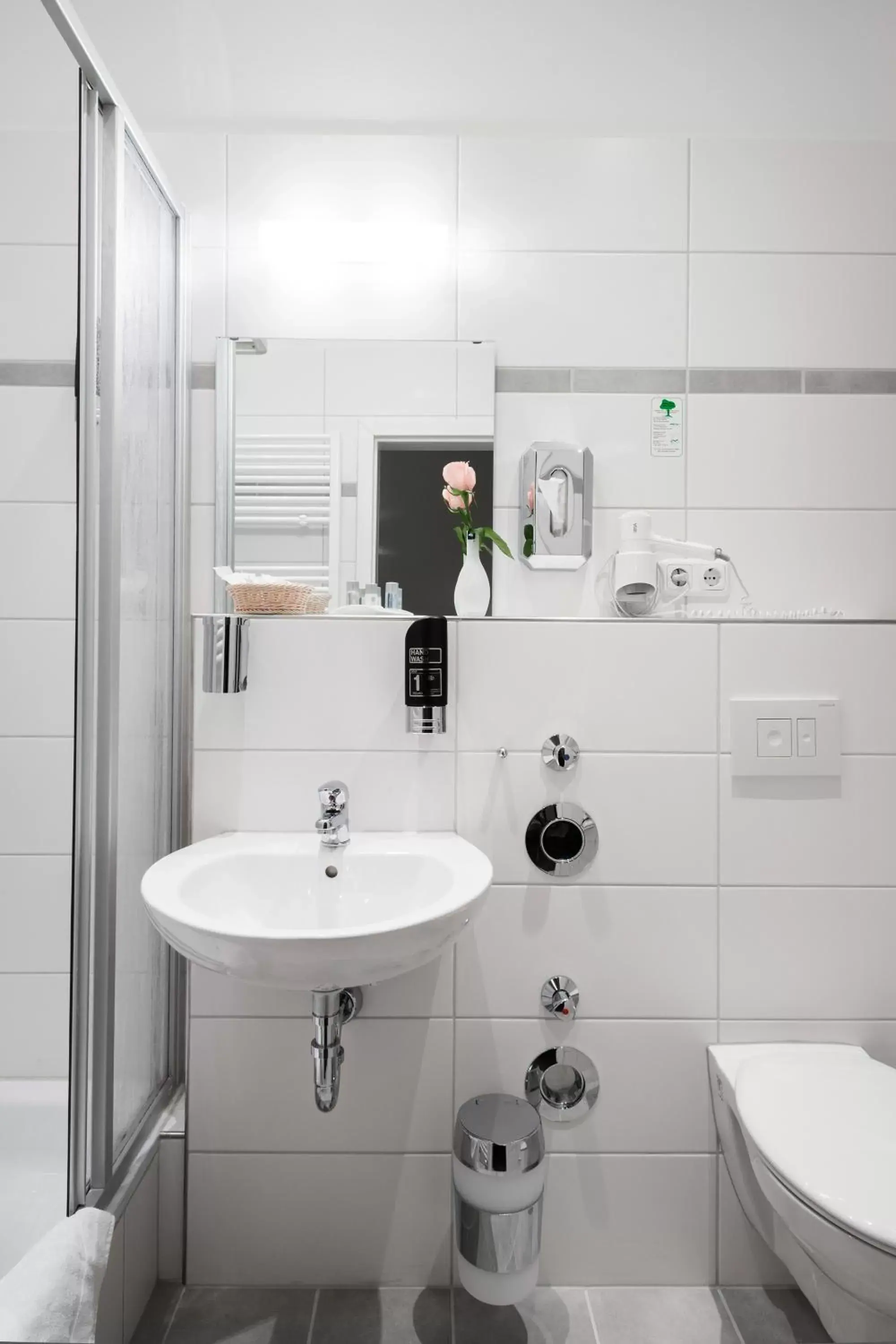 Bathroom in Upper Room Hotel Kurfürstendamm