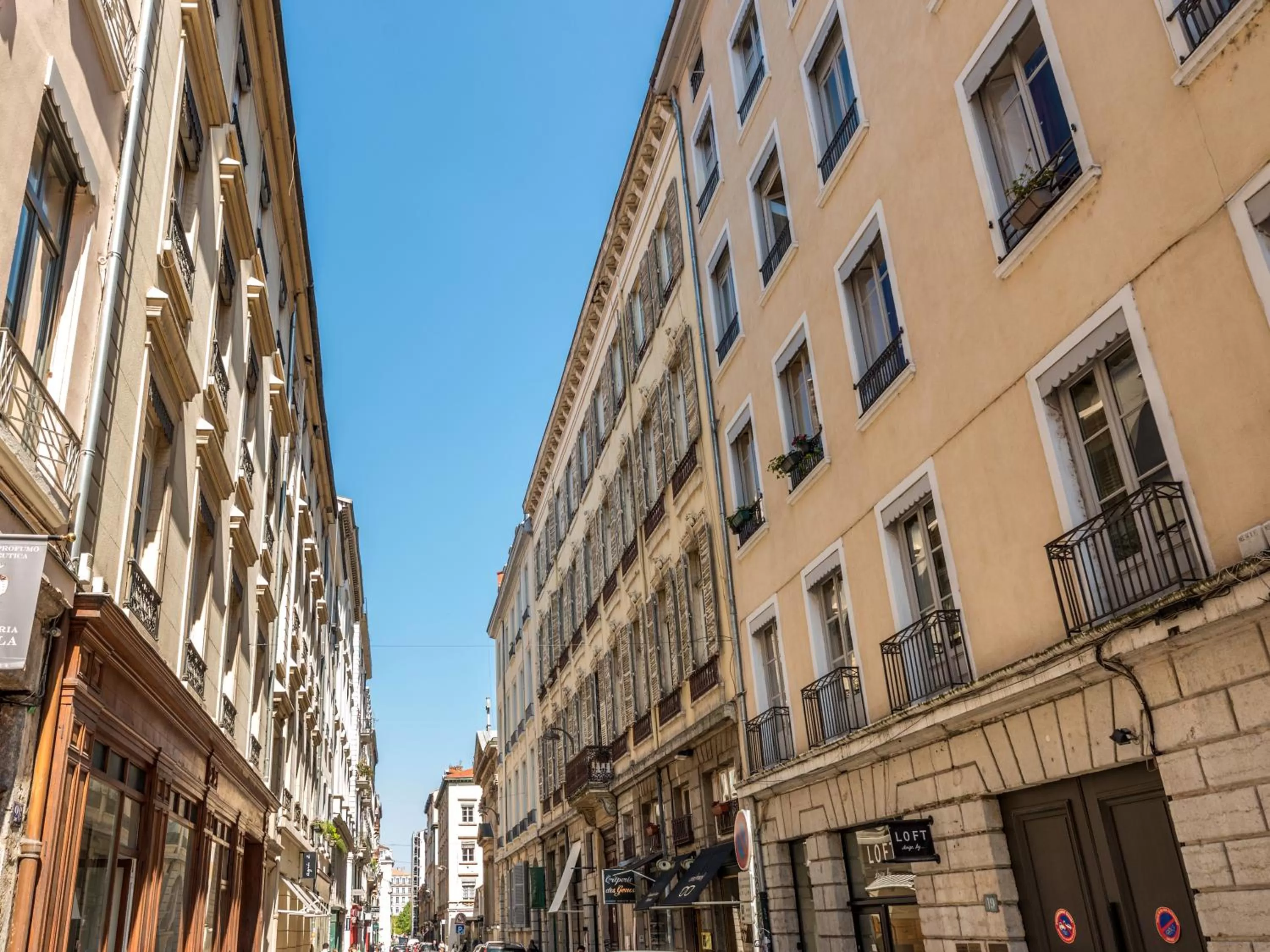 Property building in MiHotel Comte