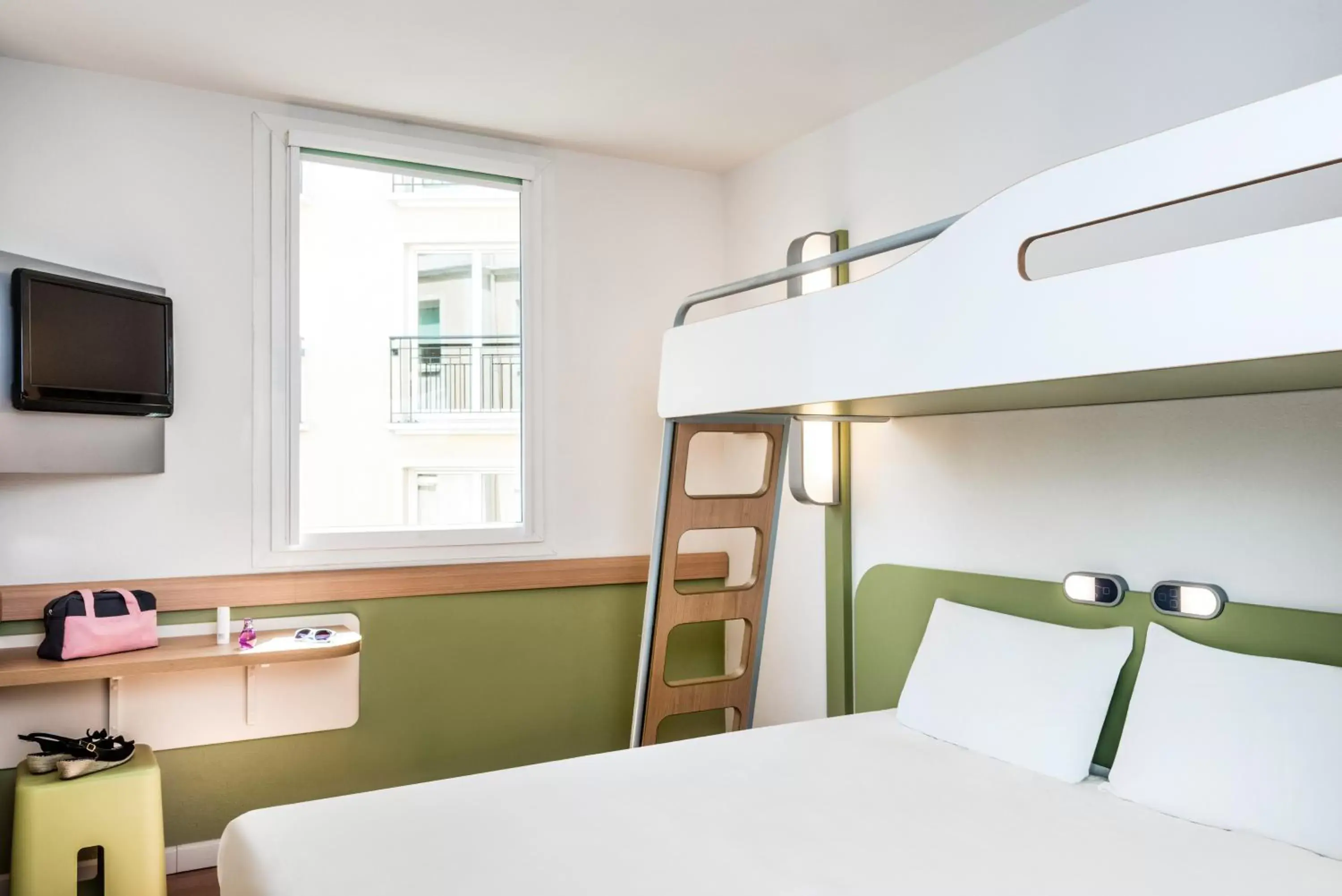 Bedroom, Bunk Bed in ibis budget Metz Sud