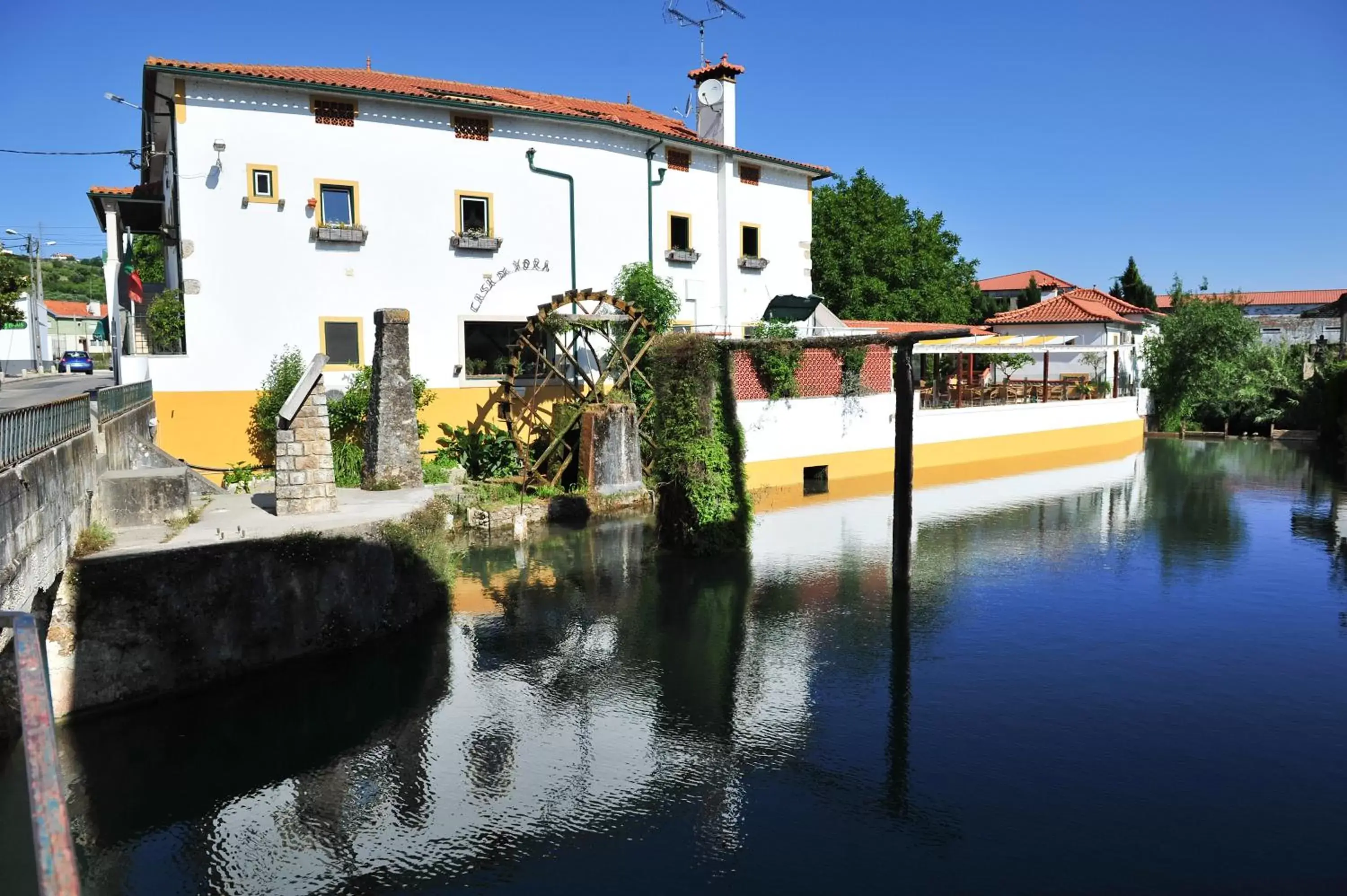 Facade/entrance, Property Building in Hotel Casa da Nora