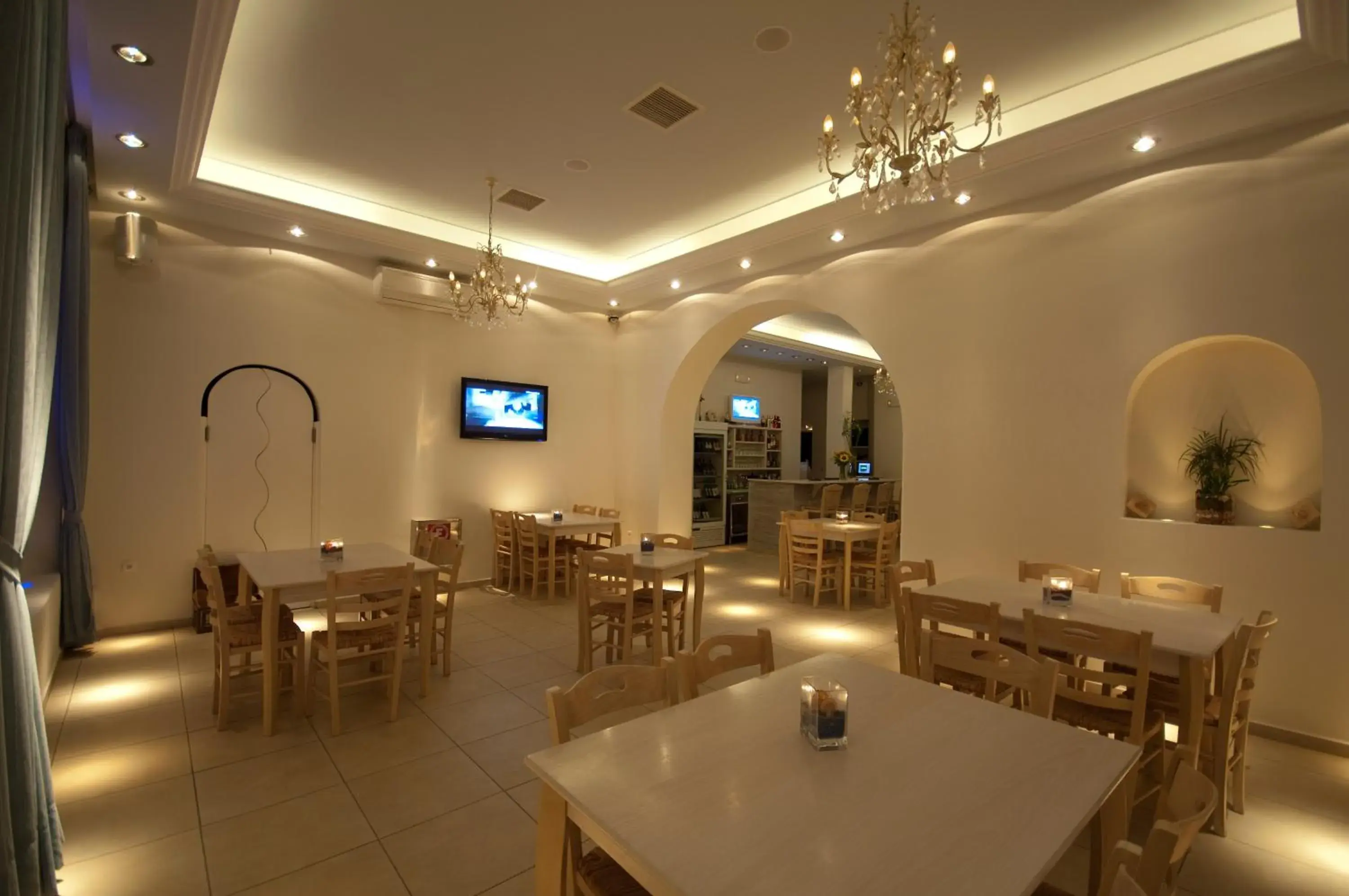 Restaurant/places to eat in Makis Place Restaurant/places to eat in Makis Place