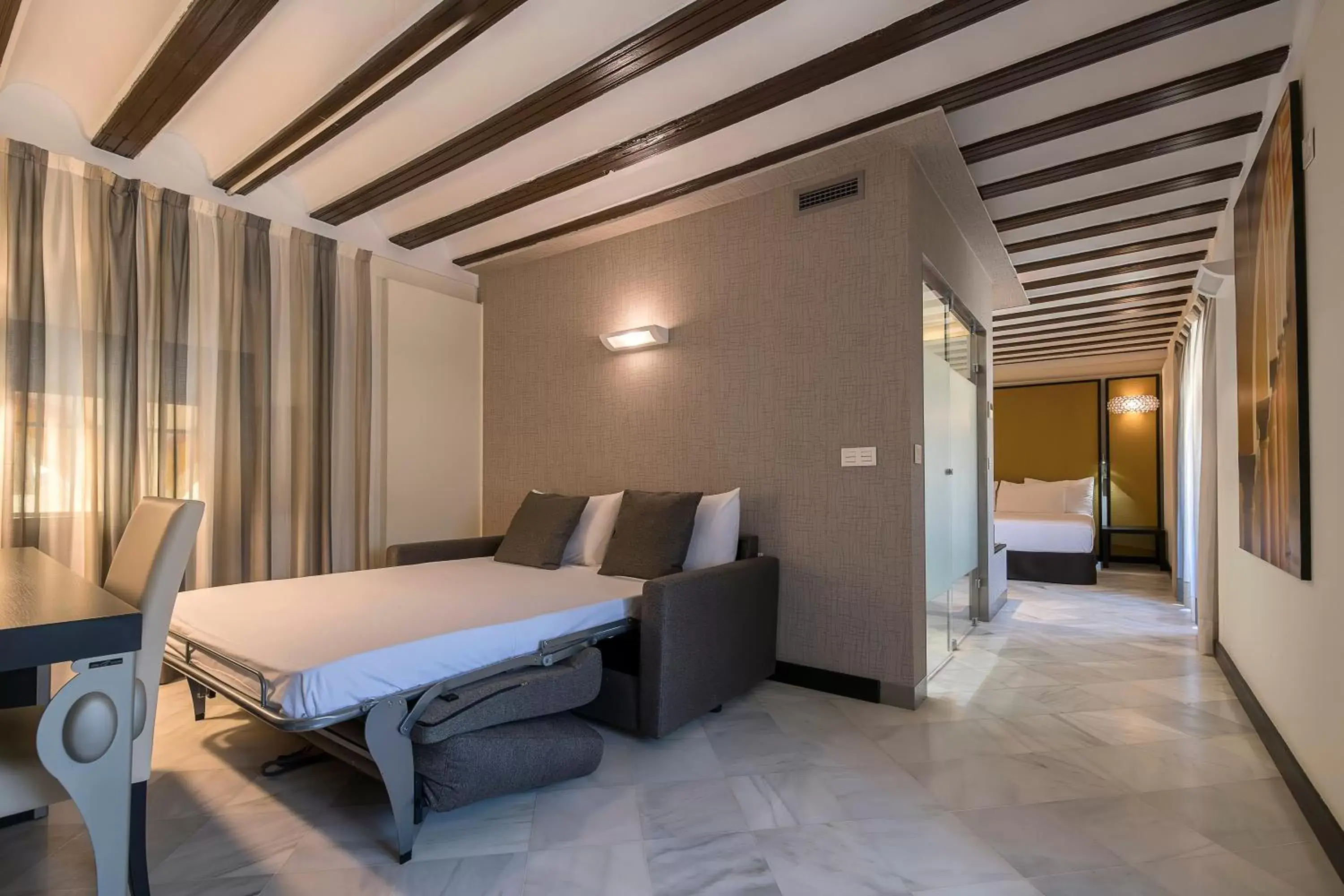 Bed, Dining Area in Hotel Palacio Marqués de Arizón