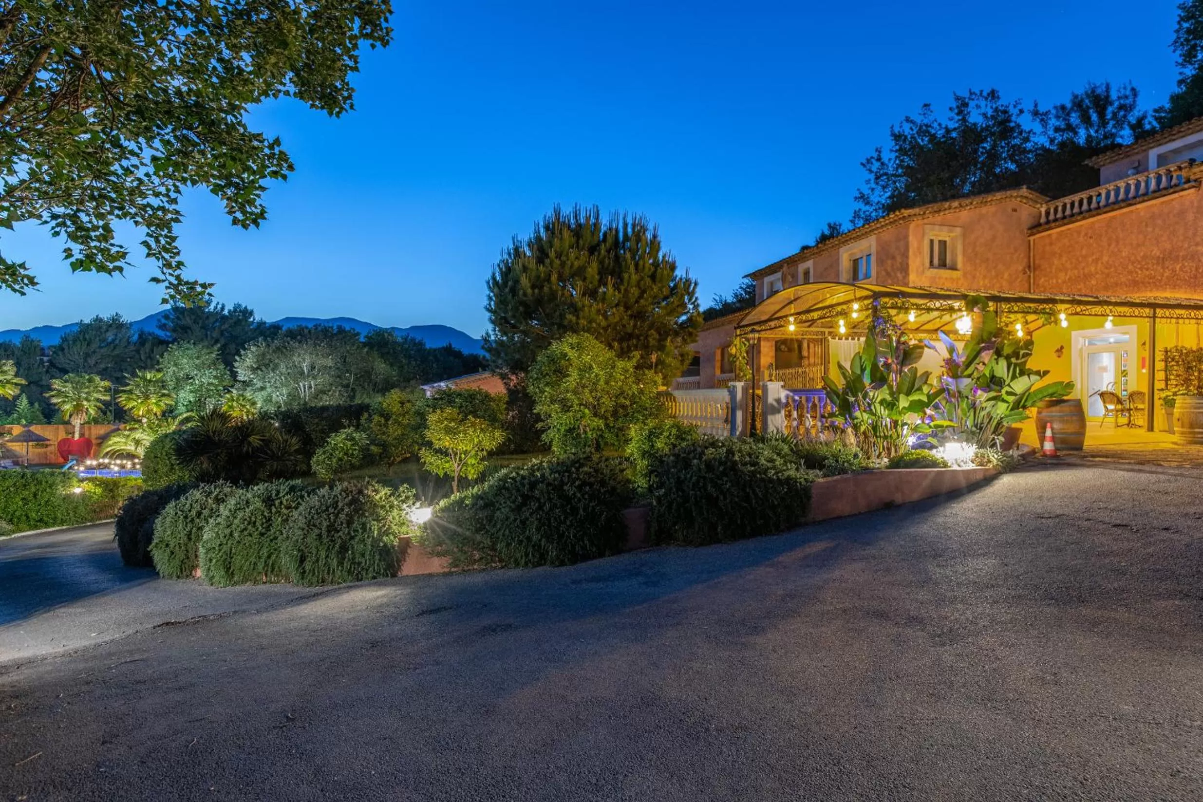 Property building in Les Bastides Saint Paul