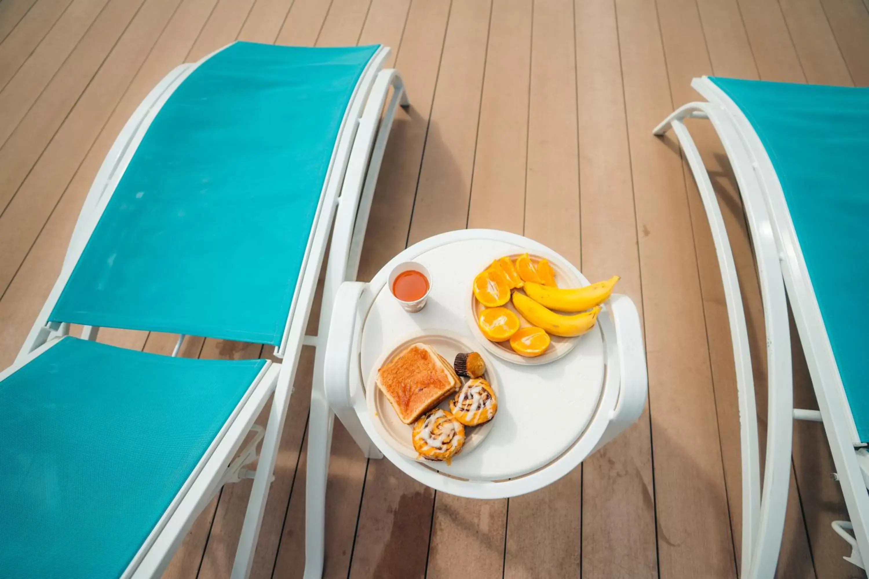 Breakfast in Holiday Inn Express Waikiki, an IHG Hotel