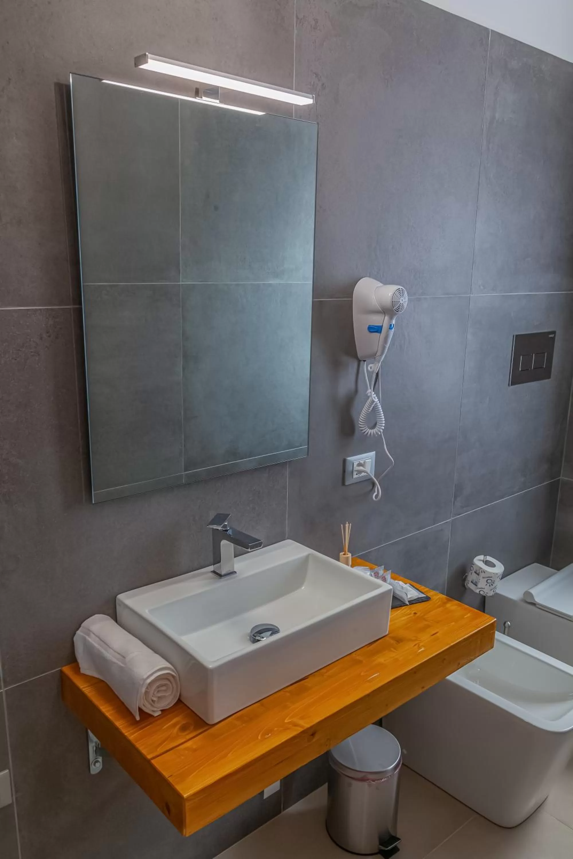 Bathroom in Isgrò Rooms