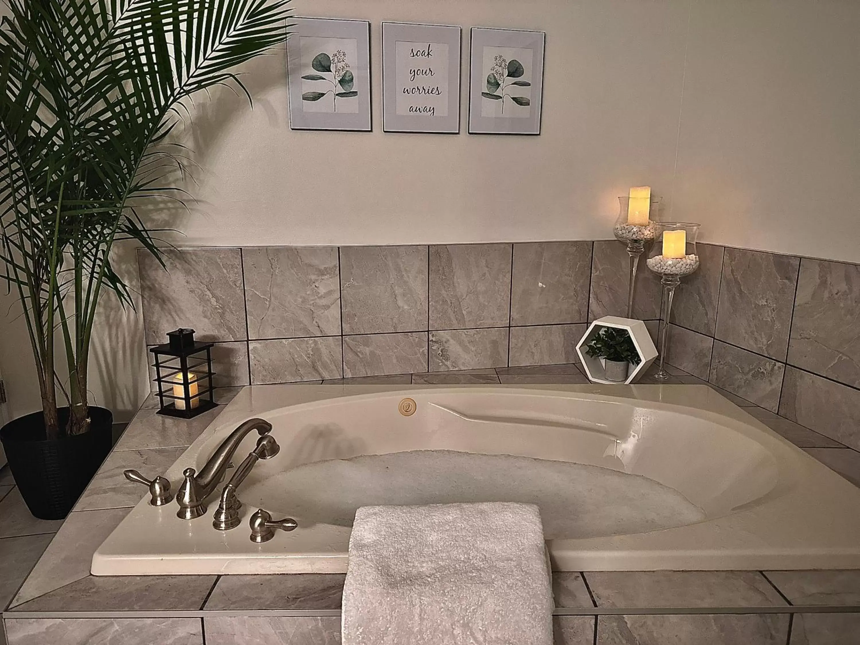 Bath, Bathroom in Settlers Suites
