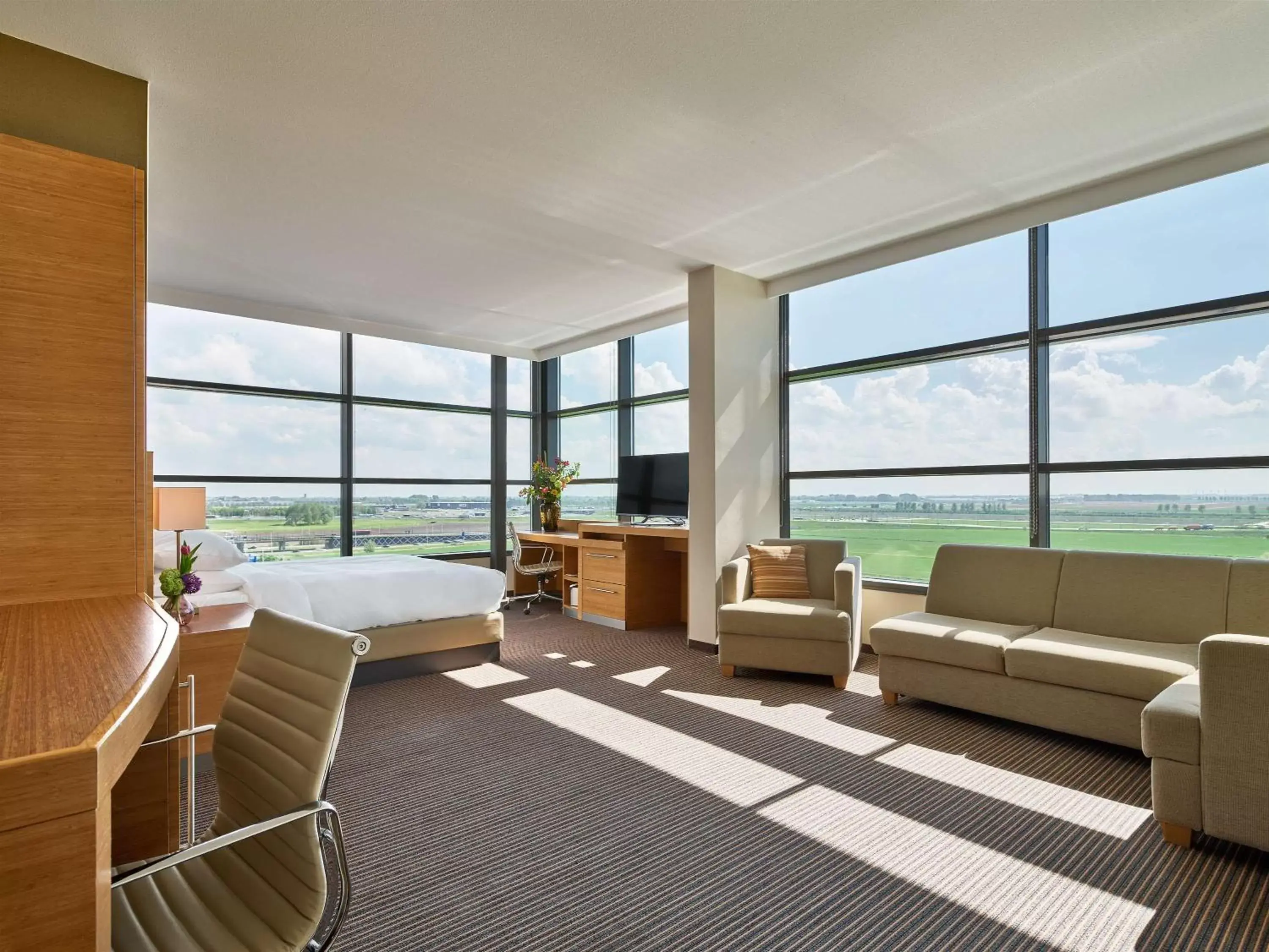 Bedroom, Mountain View in Hyatt Place Amsterdam Airport