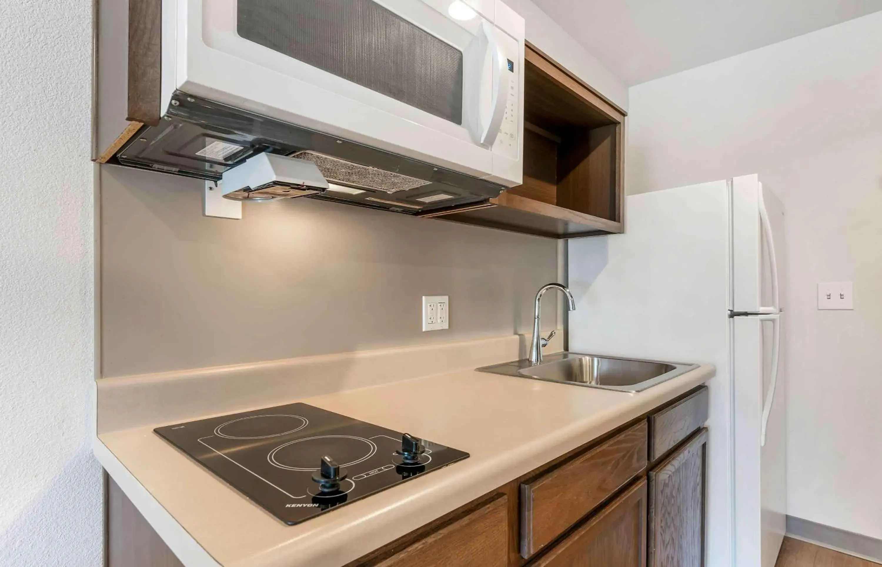 Bedroom, Kitchen/Kitchenette in Extended Stay America Suites - Portland - East