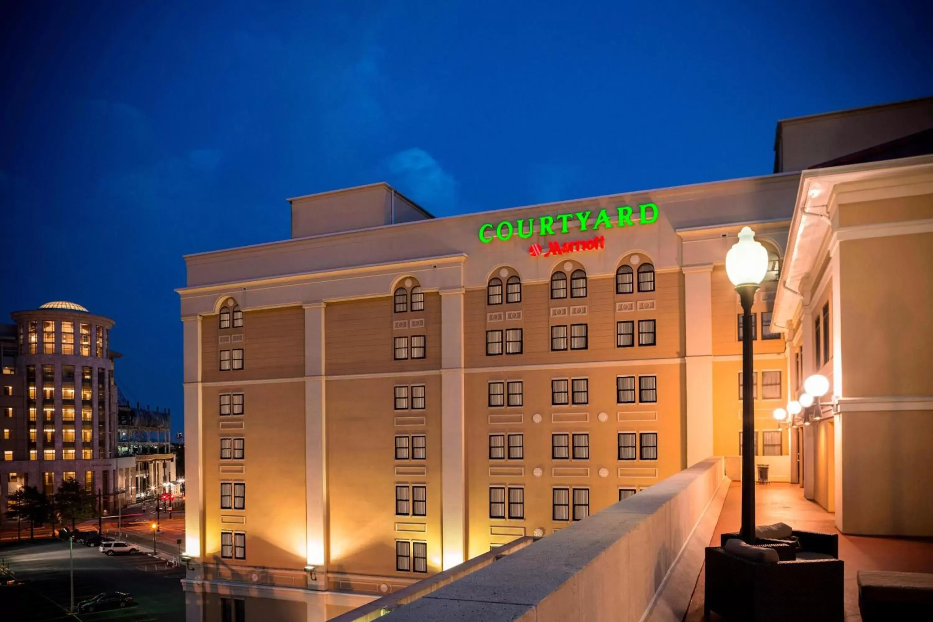 Property Building in Courtyard by Marriott Norfolk Downtown