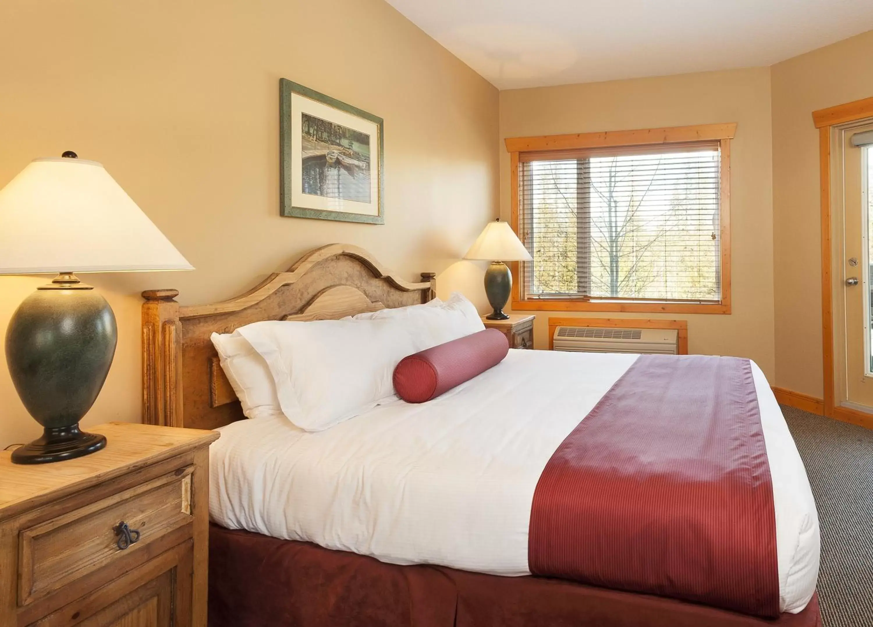 Bedroom, Room Photo in Lizard Creek Lodge