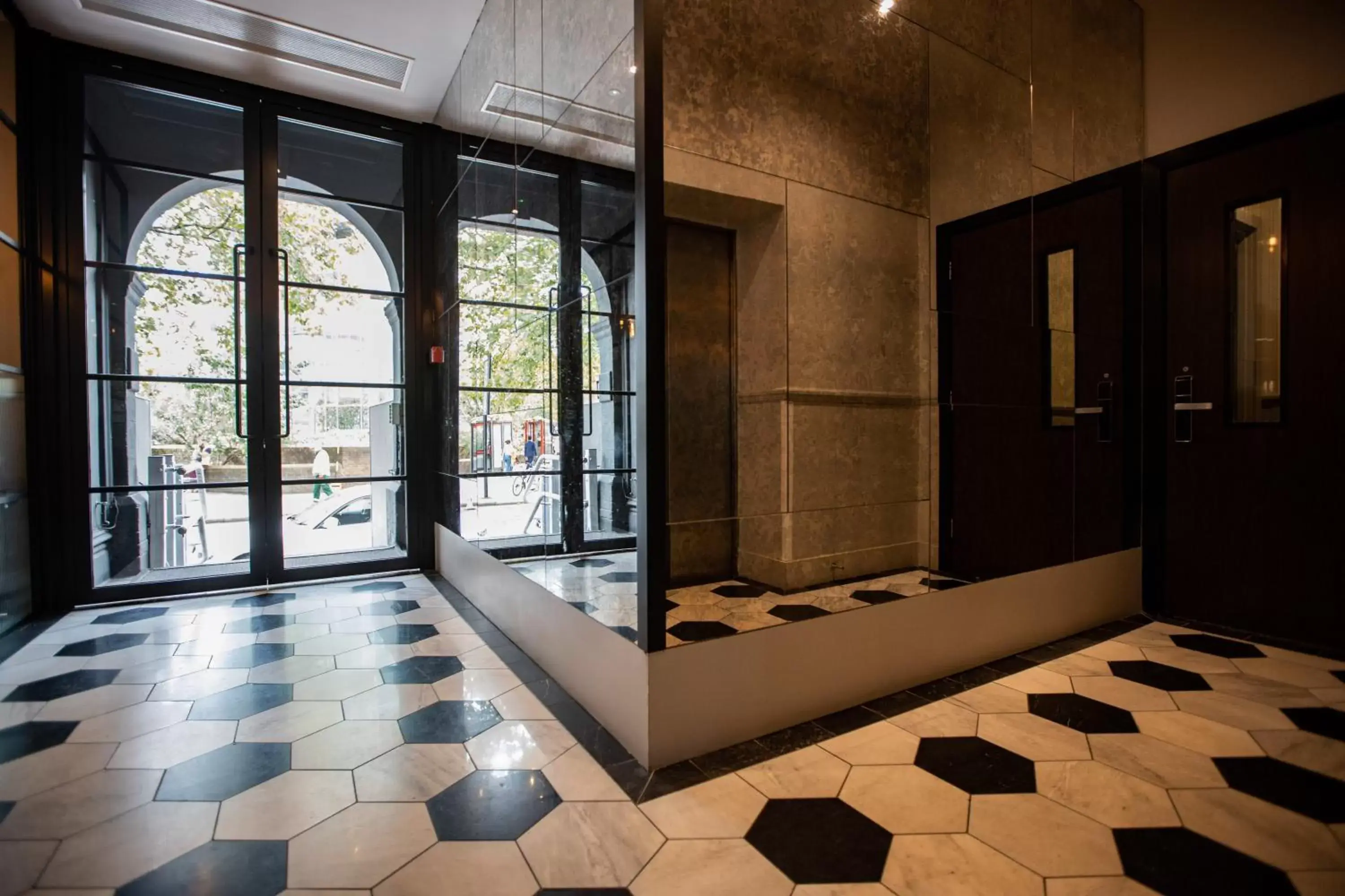 Lobby or reception in Euston Square Hotel