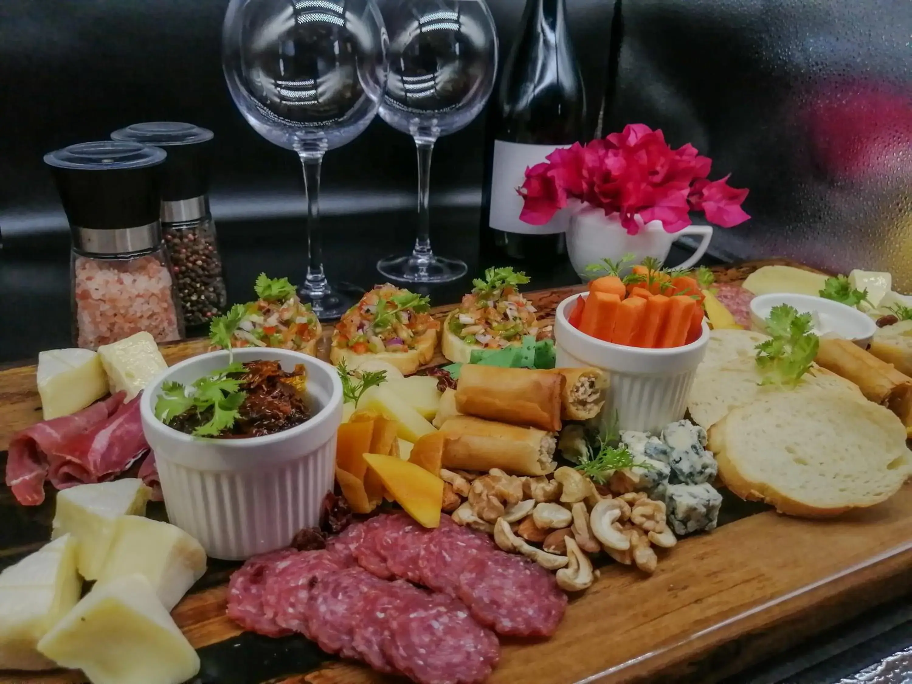 Restaurant/places to eat in Edgewater Dive & Spa Resort Restaurant/places to eat in Edgewater Dive & Spa Resort