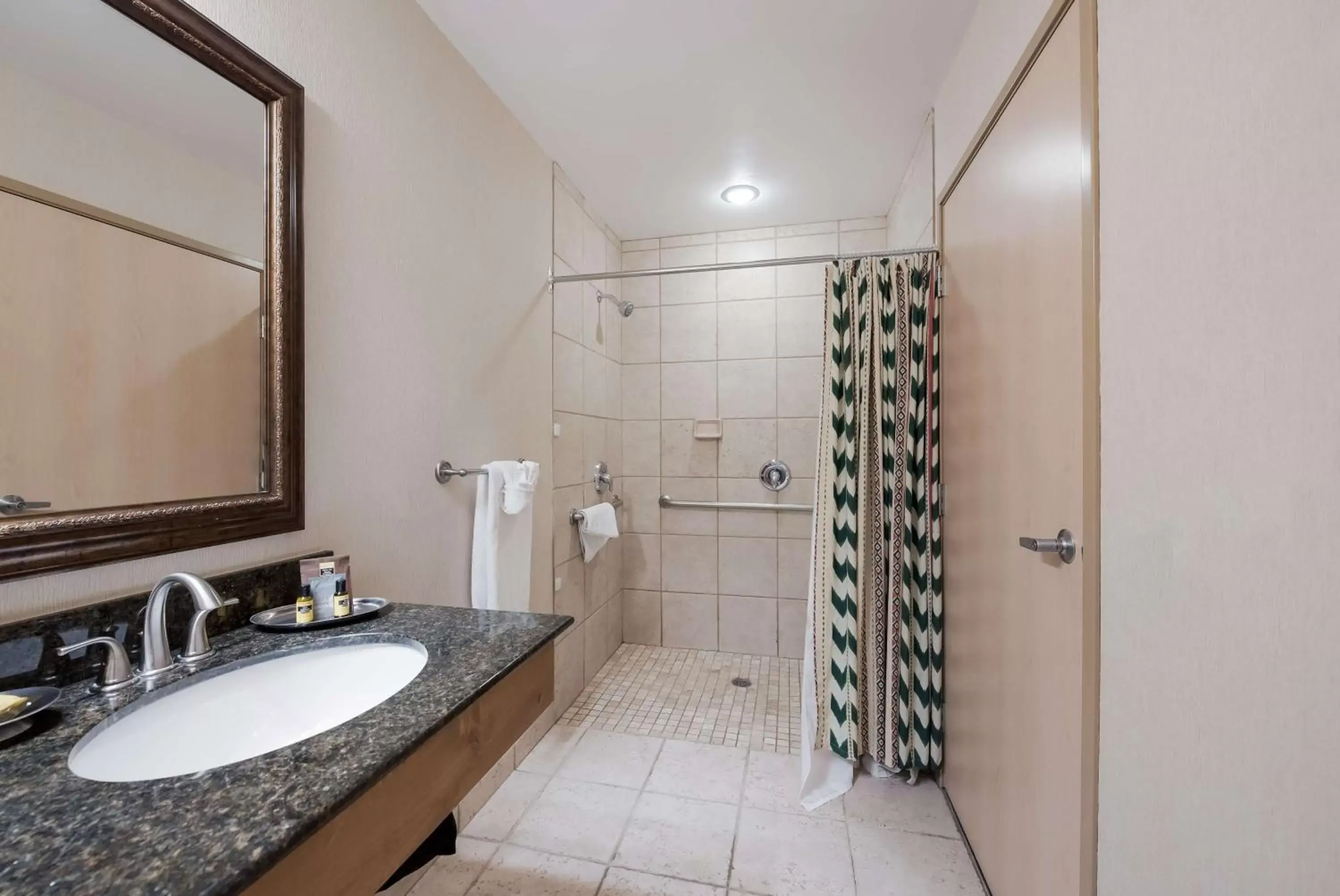 Bathroom in Best Western Plus Kentwood Lodge