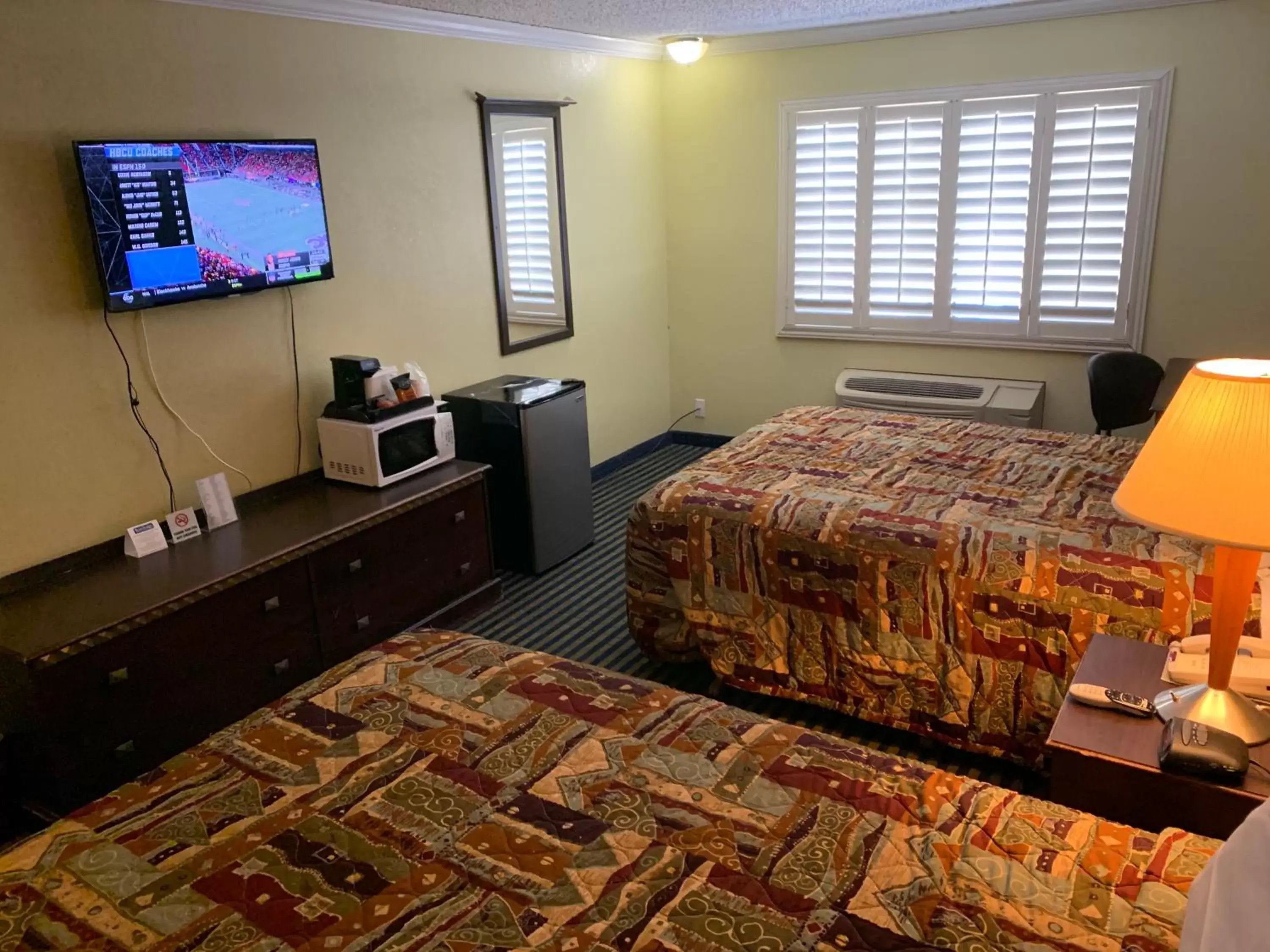 TV and multimedia, Bed in Travelodge by Wyndham Odessa