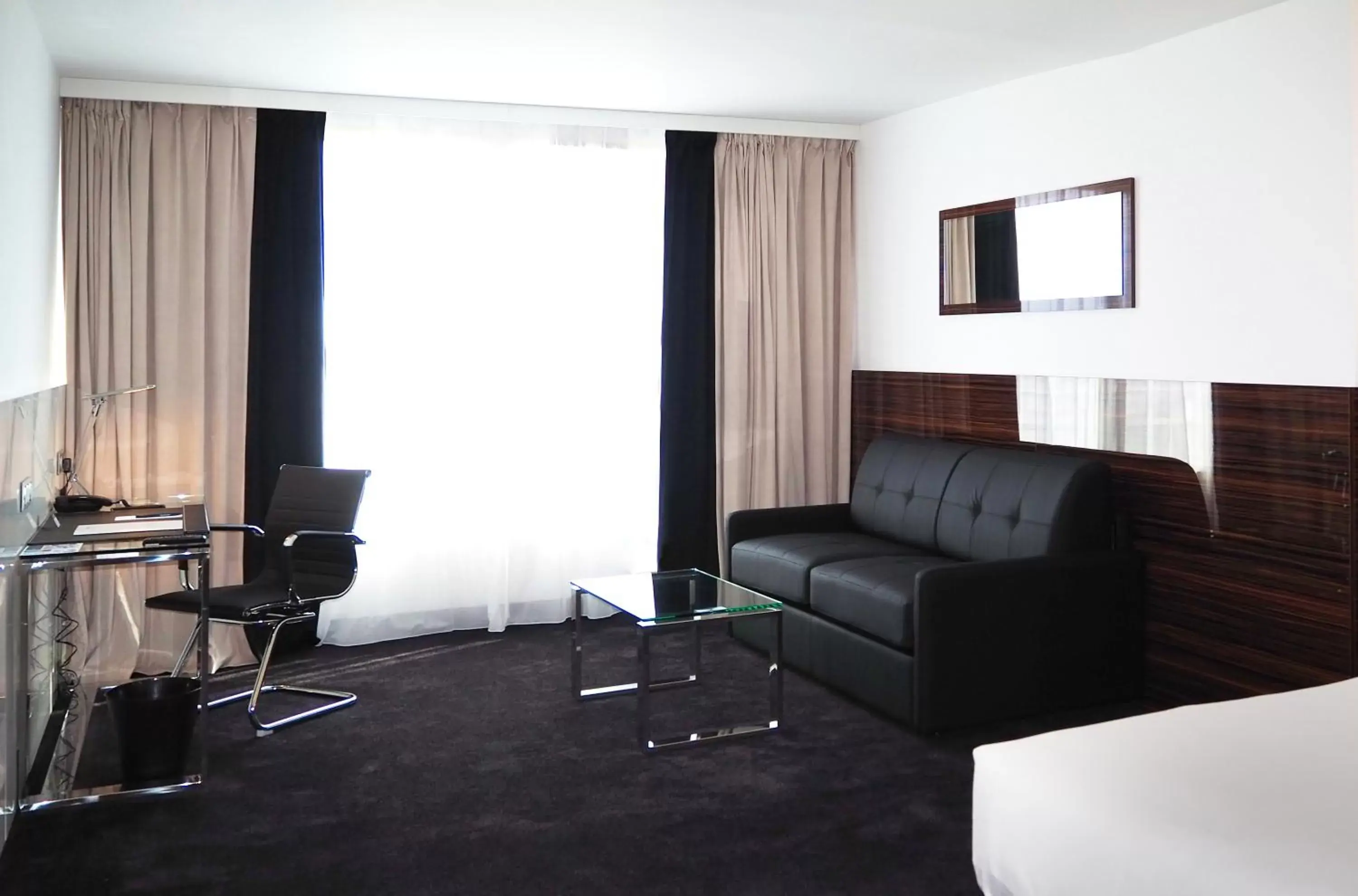 Bedroom, Seating Area in WESTOTEL TOURS VAL DE LOIRE