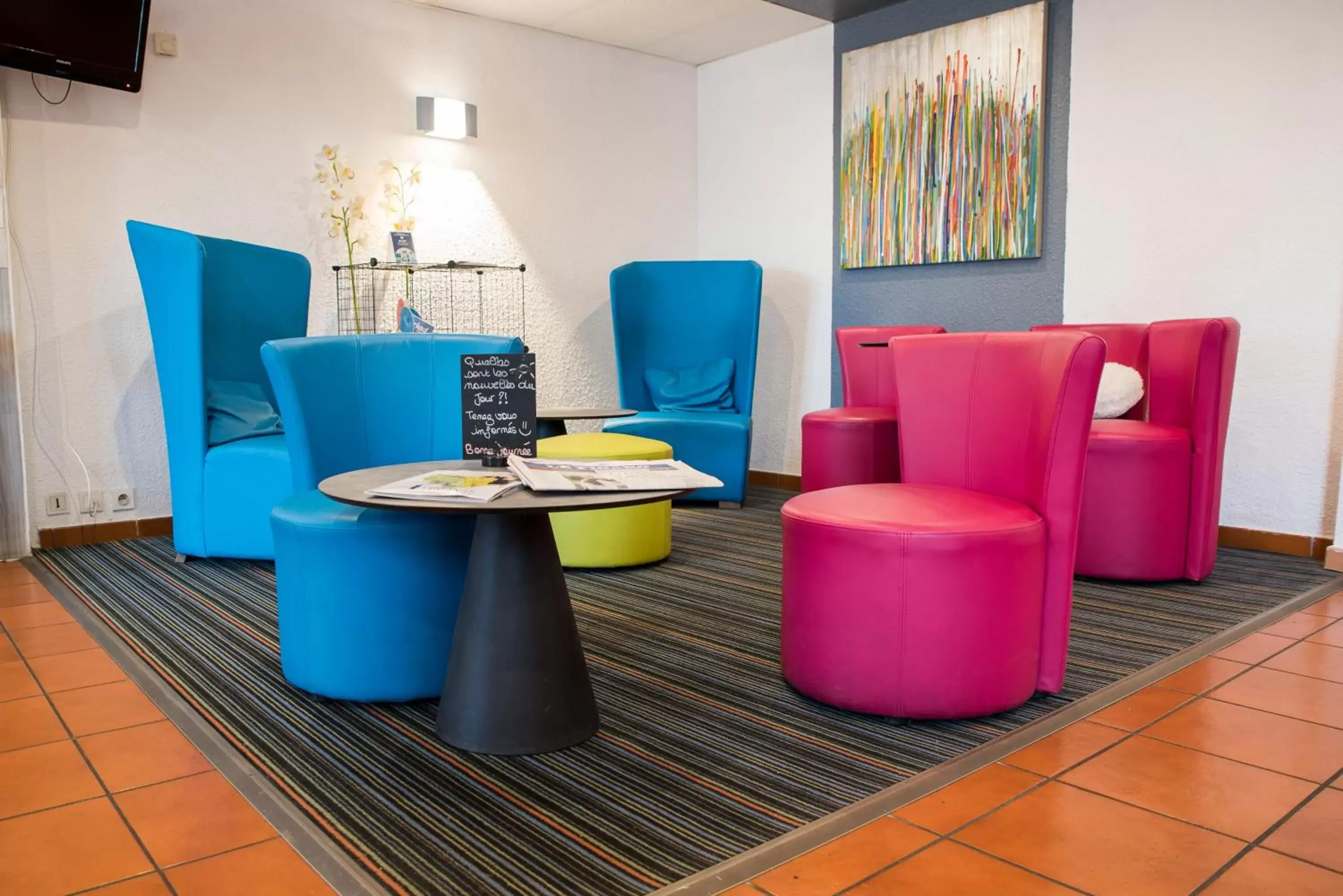 Lobby or reception, Seating Area in Hôtel Dijon Sud Longvic