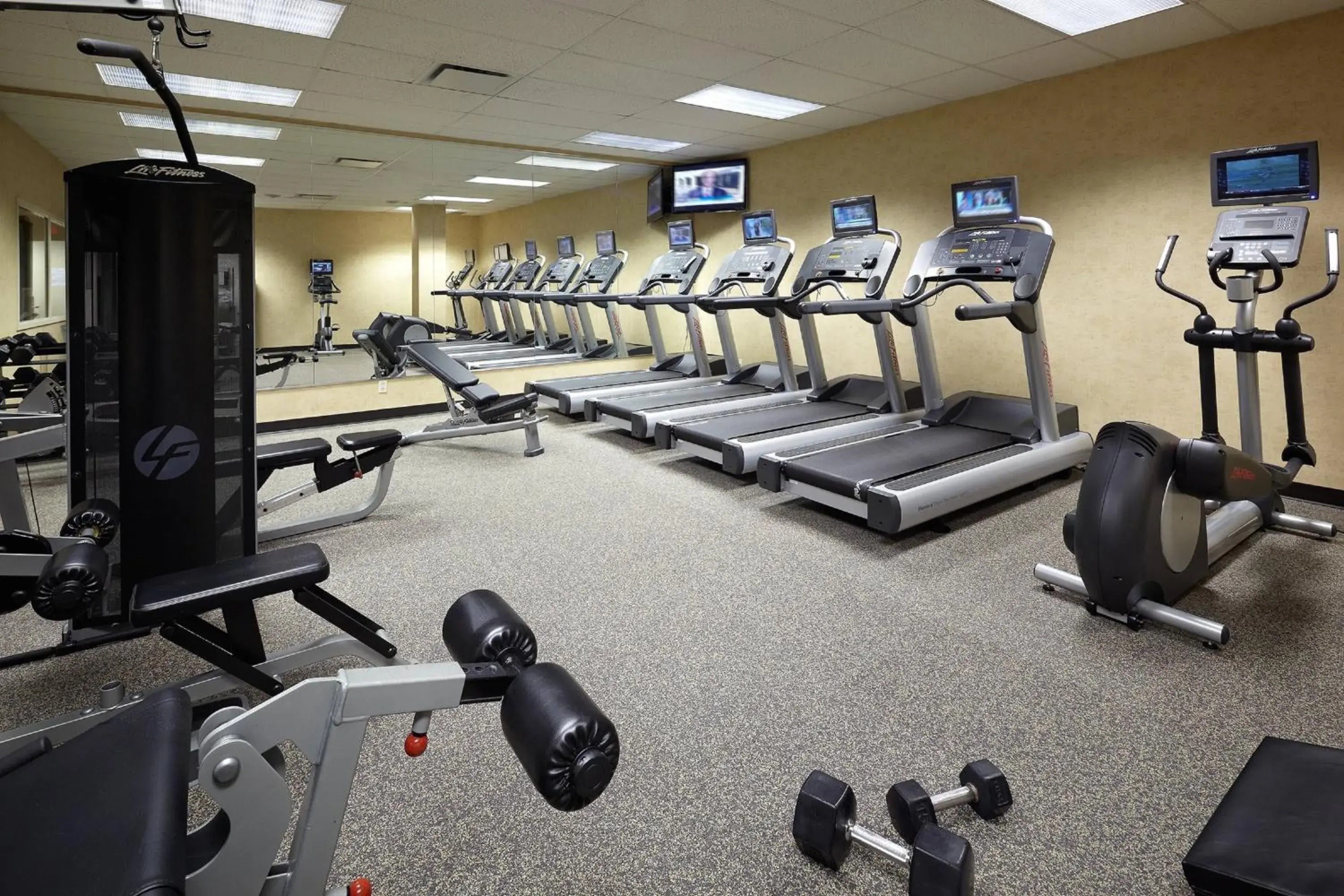 Fitness centre/facilities, Fitness Center/Facilities in Courtyard by Marriott Montreal Airport