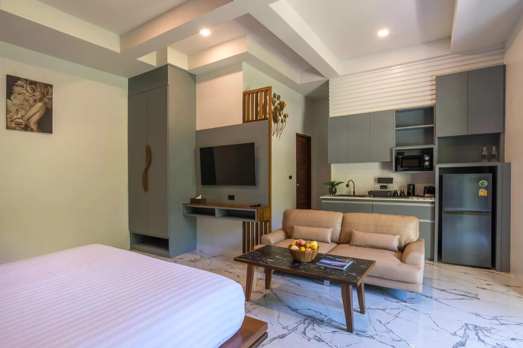 Photo of the whole room, Bed in Loy Chalet