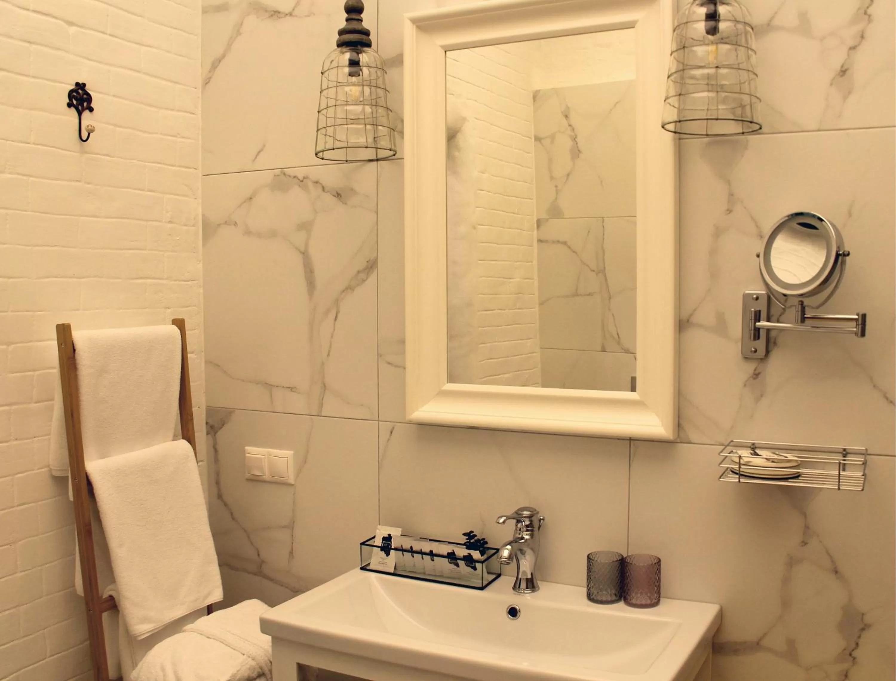 Shower in MaNNa Boutique Hotel