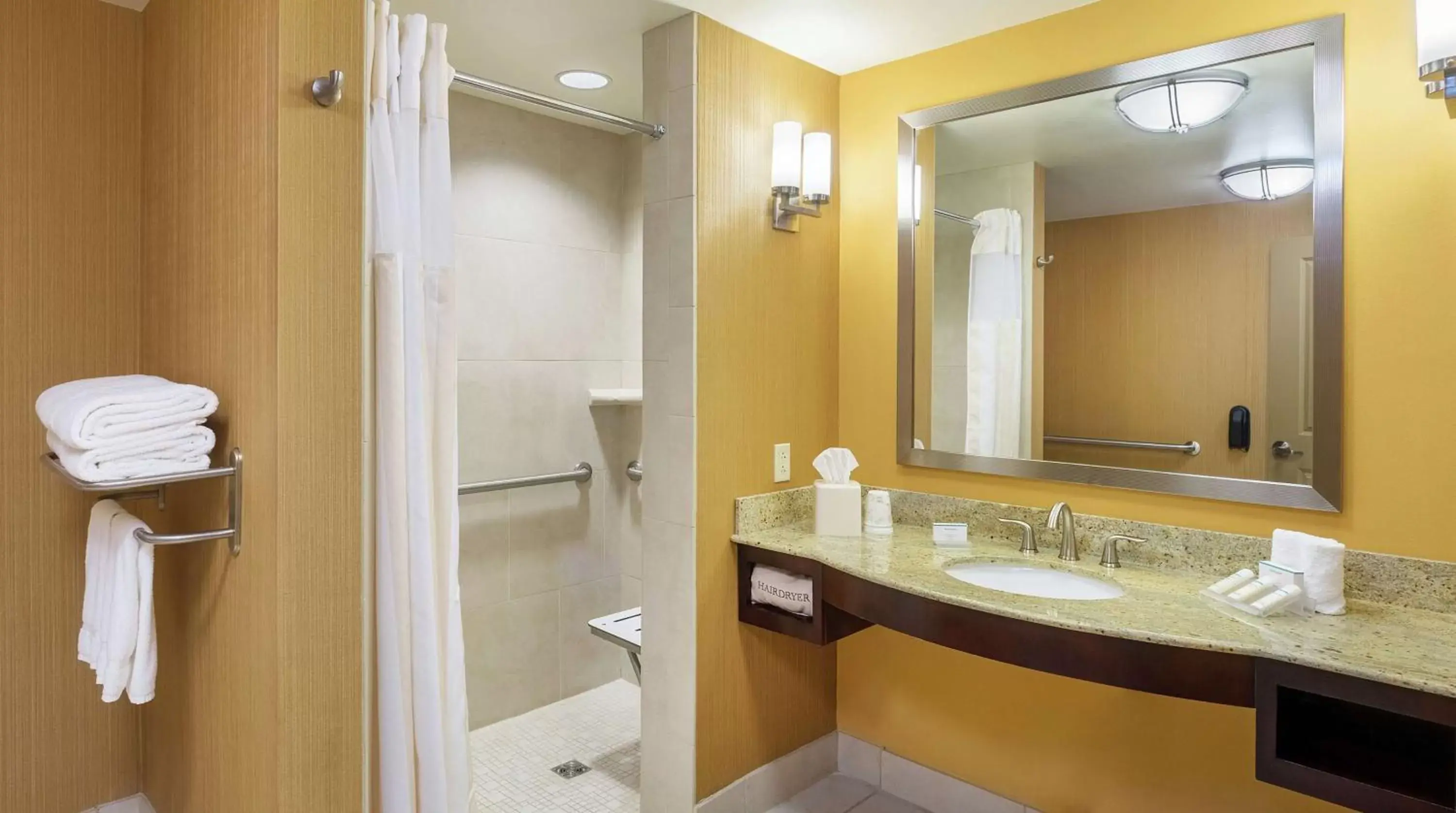 Bathroom in Hilton Garden Inn Shreveport Bossier City