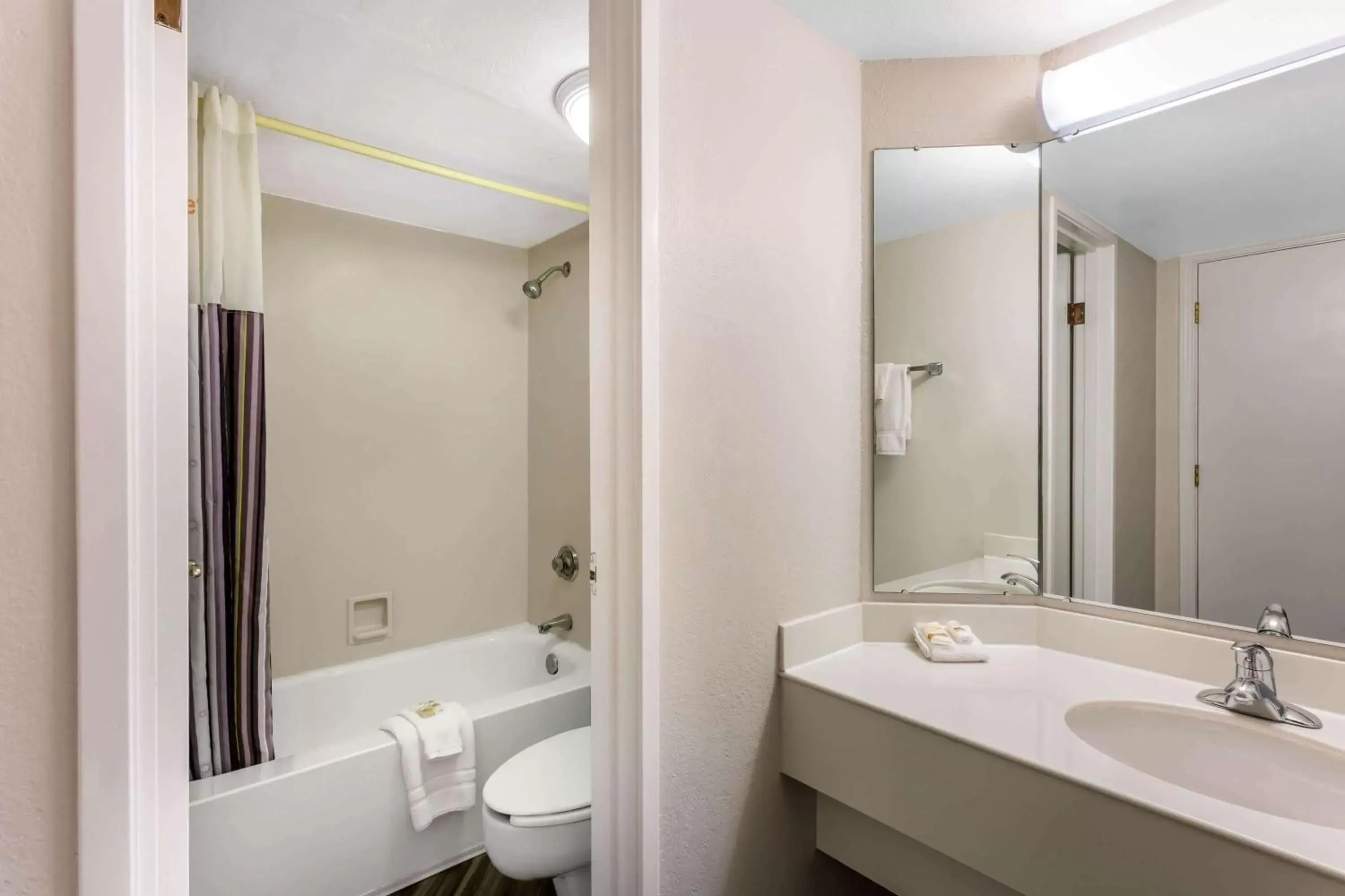 Bathroom in La Quinta Inn by Wyndham Odessa