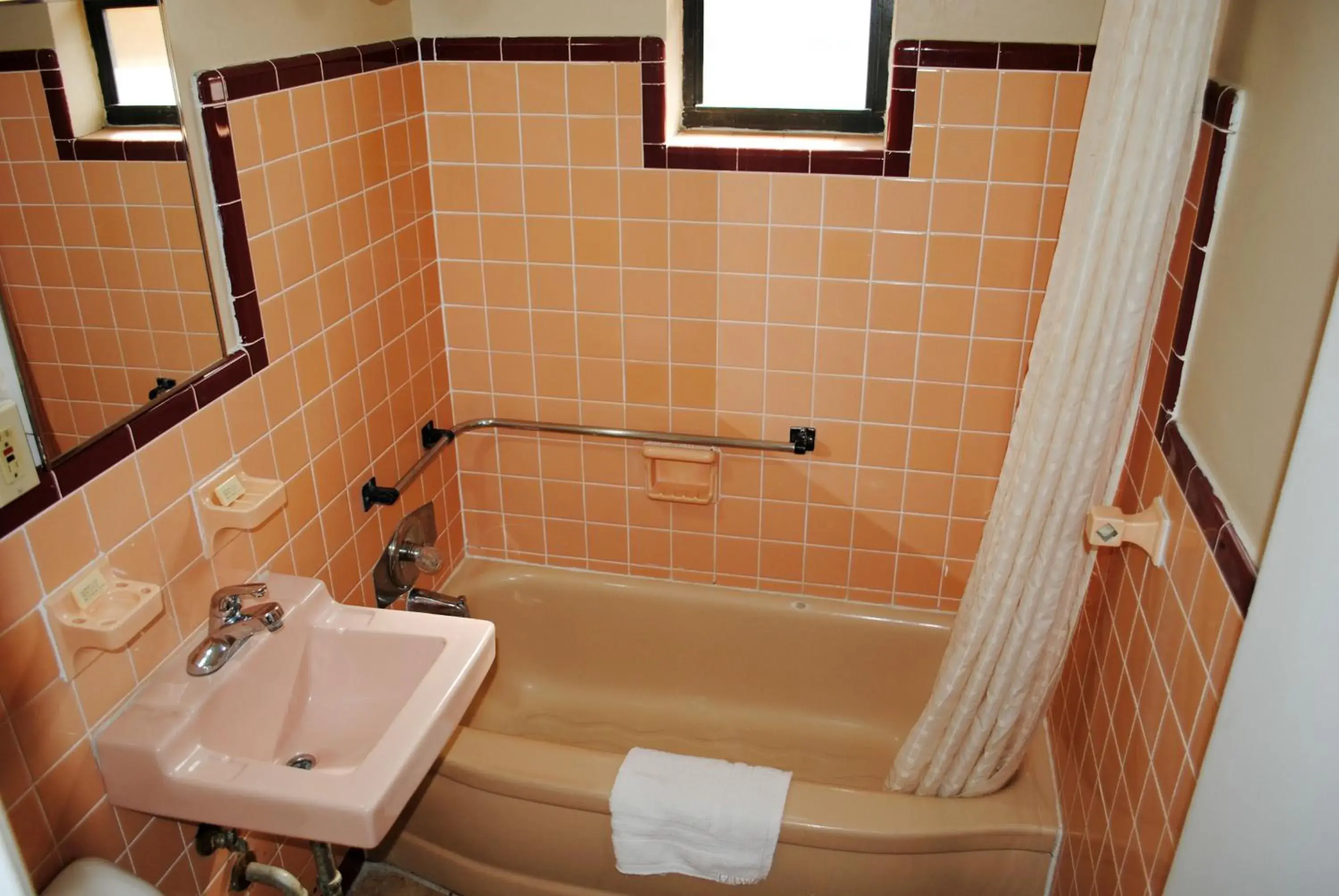 Bathroom in Atlantic Economy Inn
