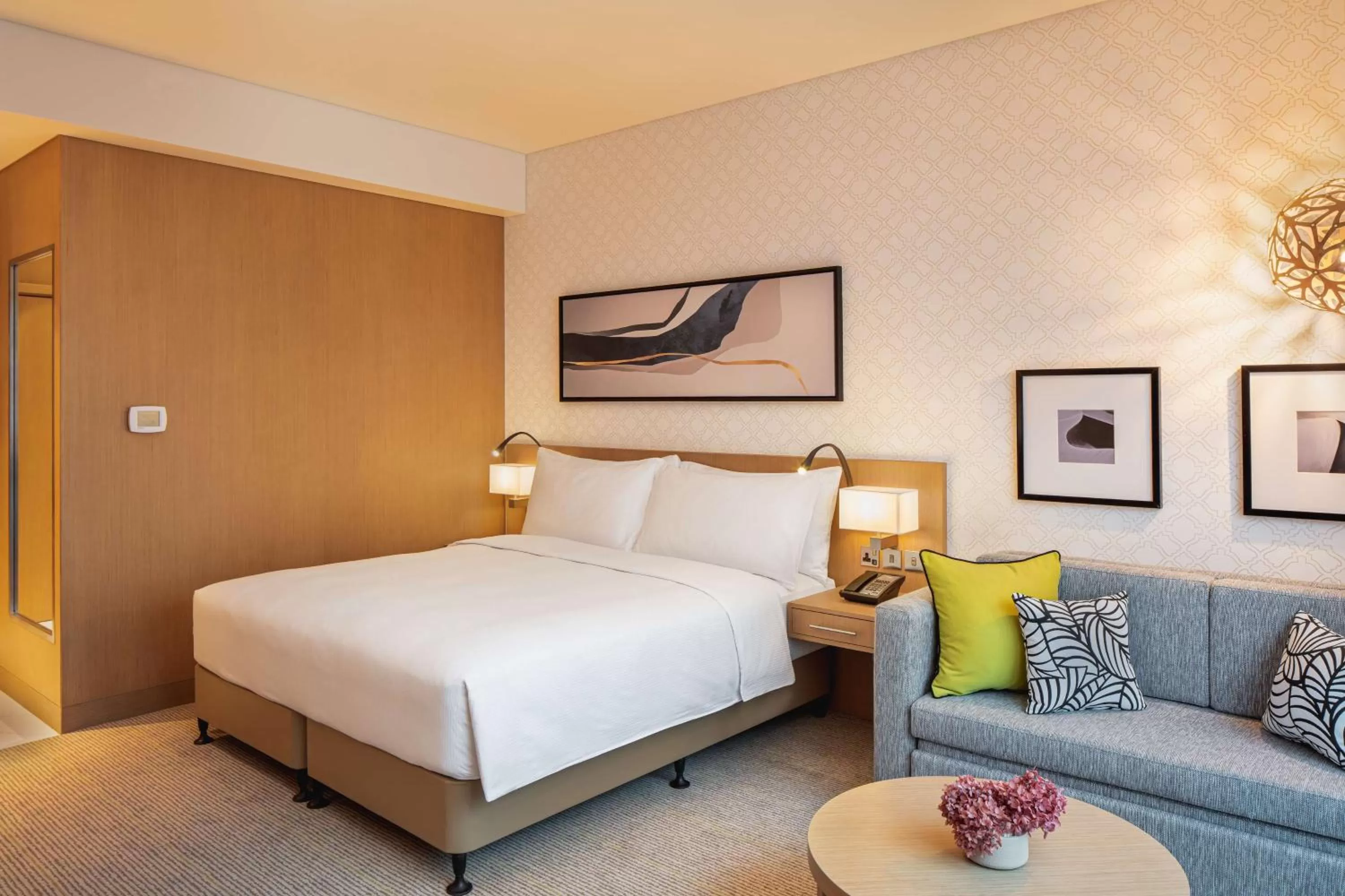 Living room, Bed in Doubletree By Hilton Fujairah City