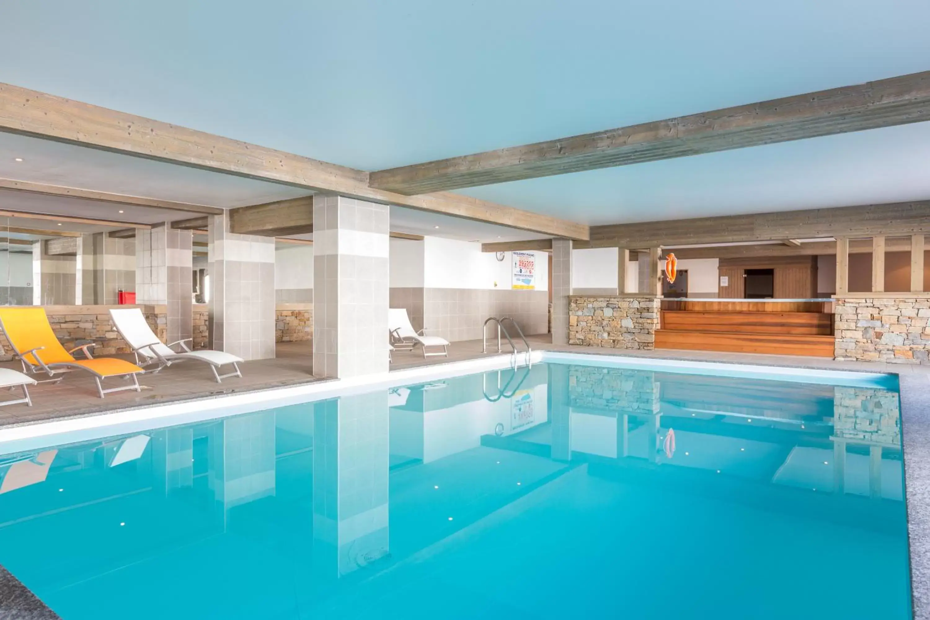 Spa and wellness centre/facilities, Swimming Pool in Le Vancouver