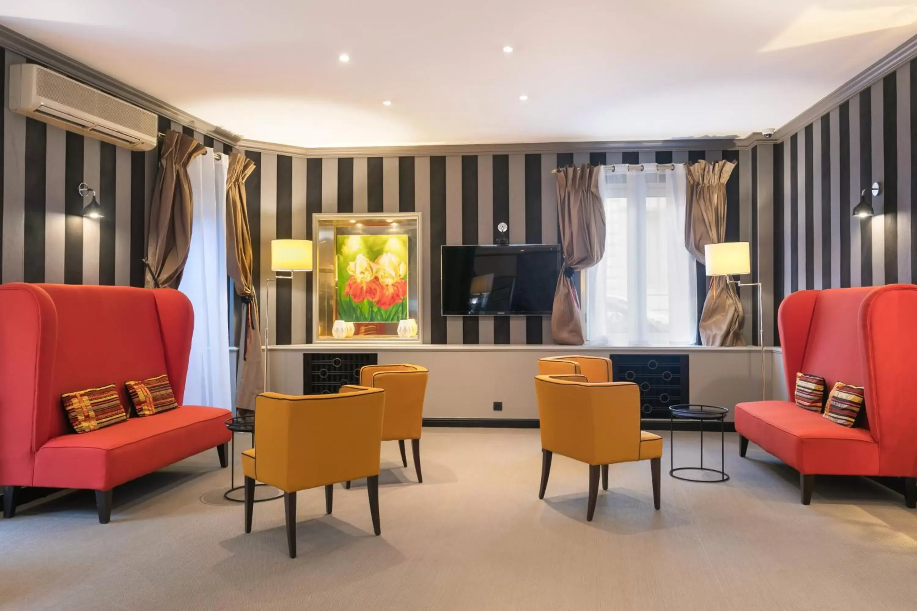 Communal lounge/ TV room, Seating Area in Best Western Plus Hôtel Brice Garden Nice