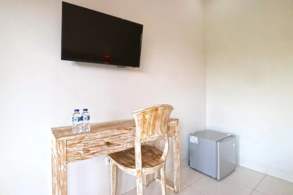 Bedroom, TV/Entertainment Center in Avisara Villa & Suite