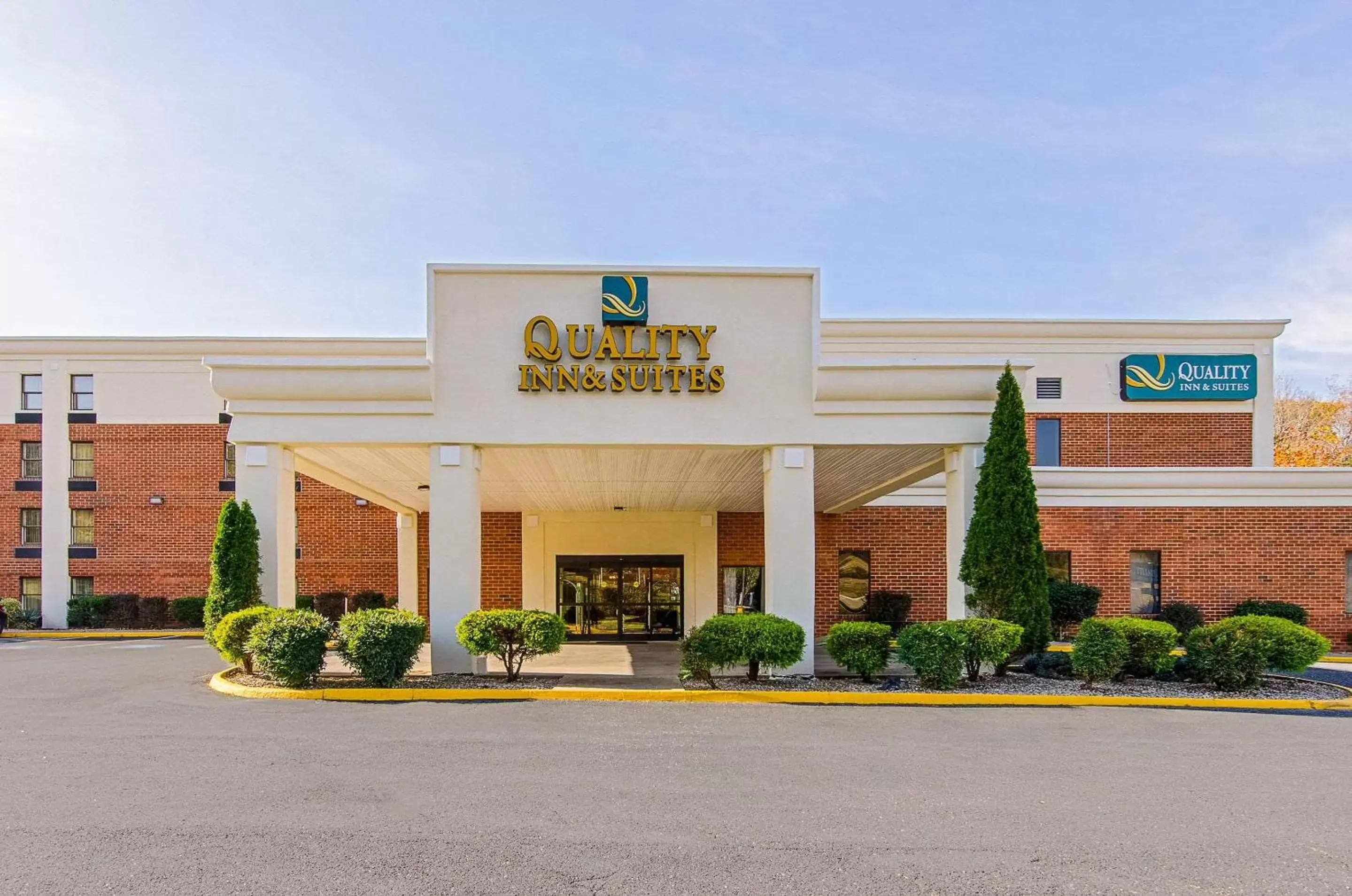 Property Building in Quality Inn & Suites Lexington near I-64 and I-81