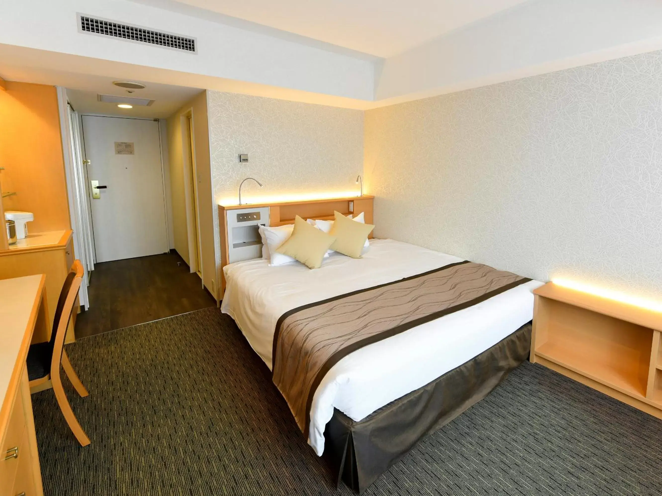 Deluxe Double,Non-Smoking (West Wing) - single occupancy in Narita Tobu Hotel Airport Deluxe Double,Non-Smoking (West Wing) - single occupancy in Narita Tobu Hotel Airport