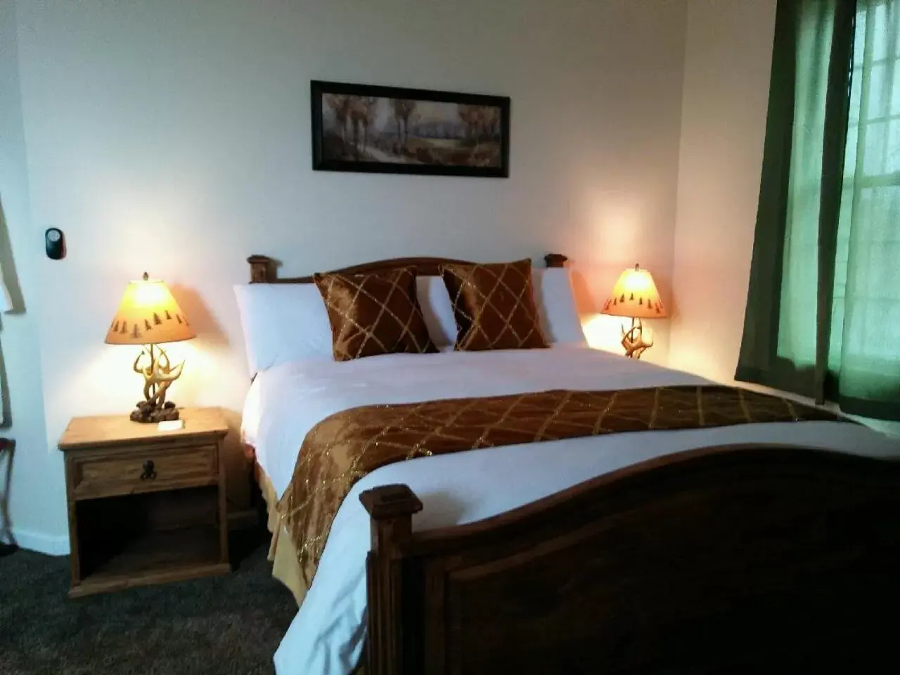 Bed in The Inn at Deer Creek Winery