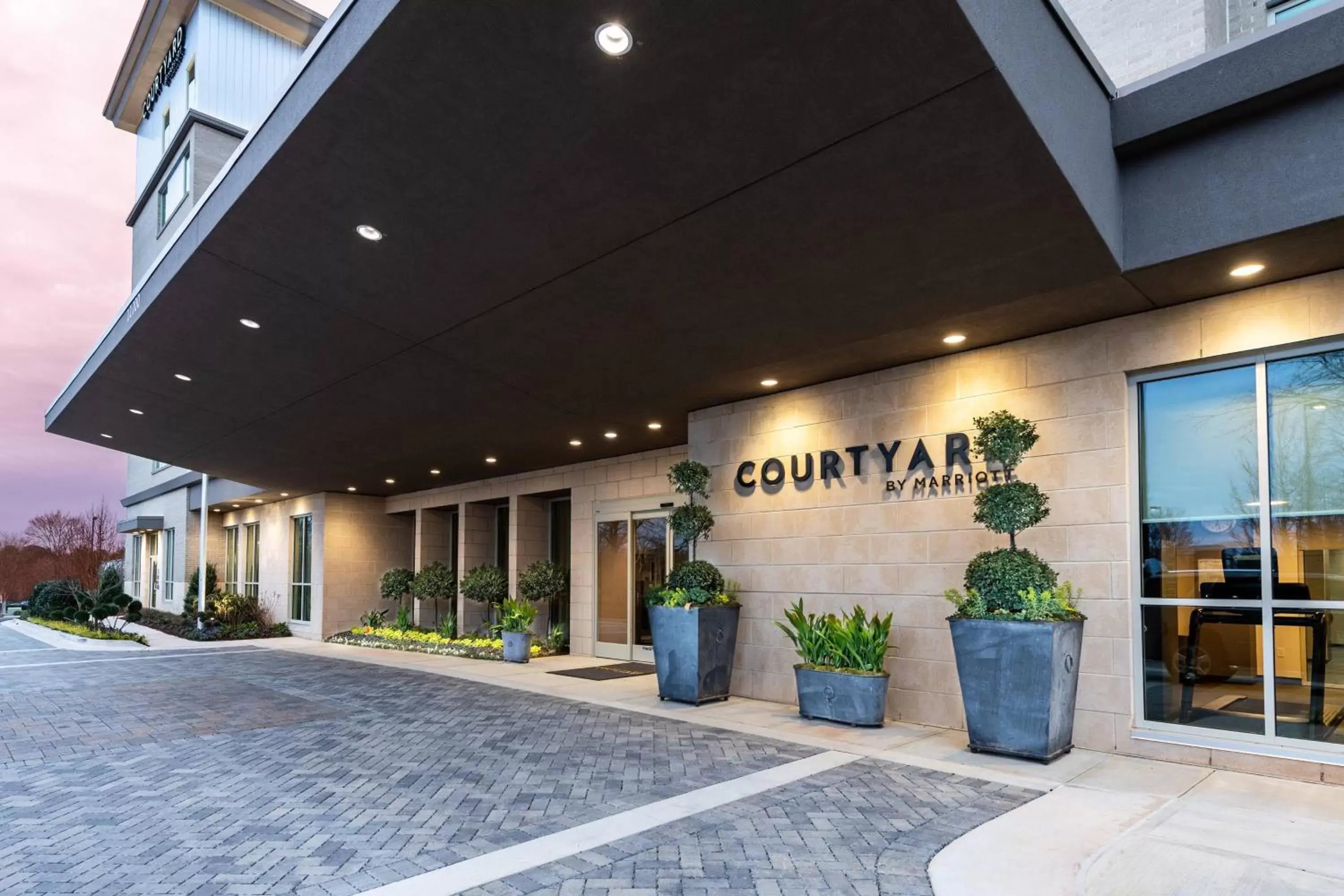 Property building in Courtyard by Marriott Atlanta Alpharetta/Avalon Area