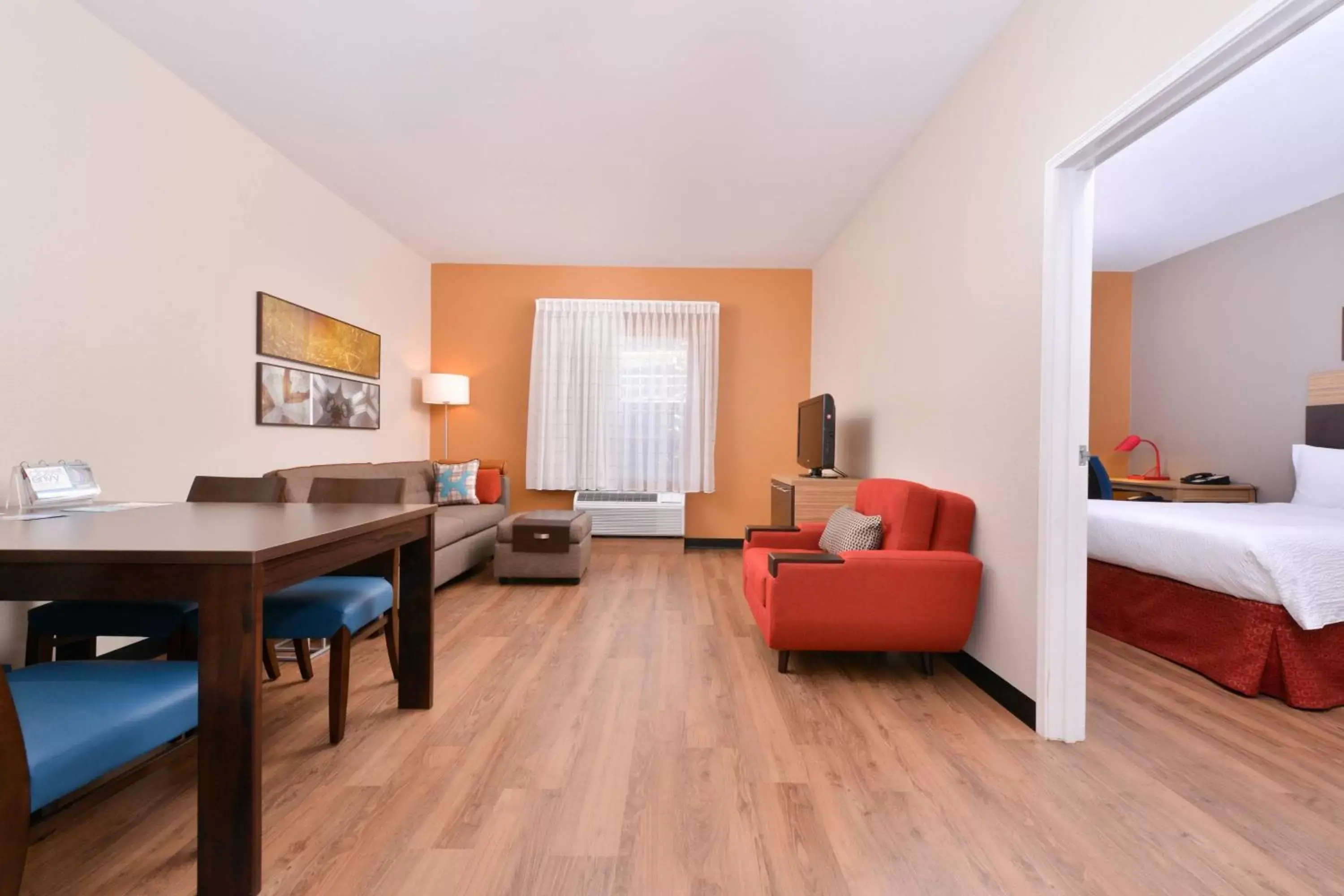 Living room, Seating Area in TownePlace Suites by Marriott Ontario Airport