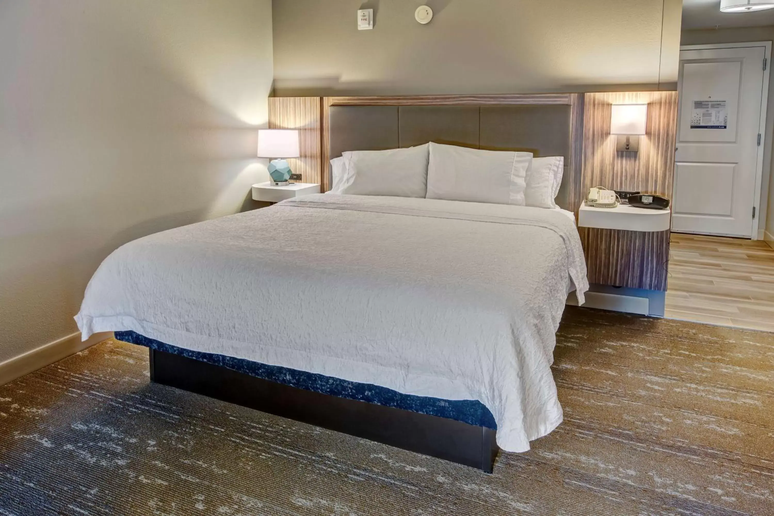 Bed in Hampton Inn & Suites Fort Myers Estero