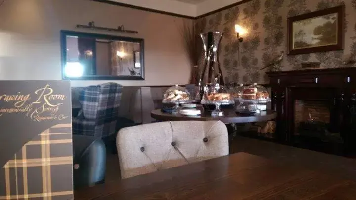 Restaurant/places to eat in Lauriston Hotel